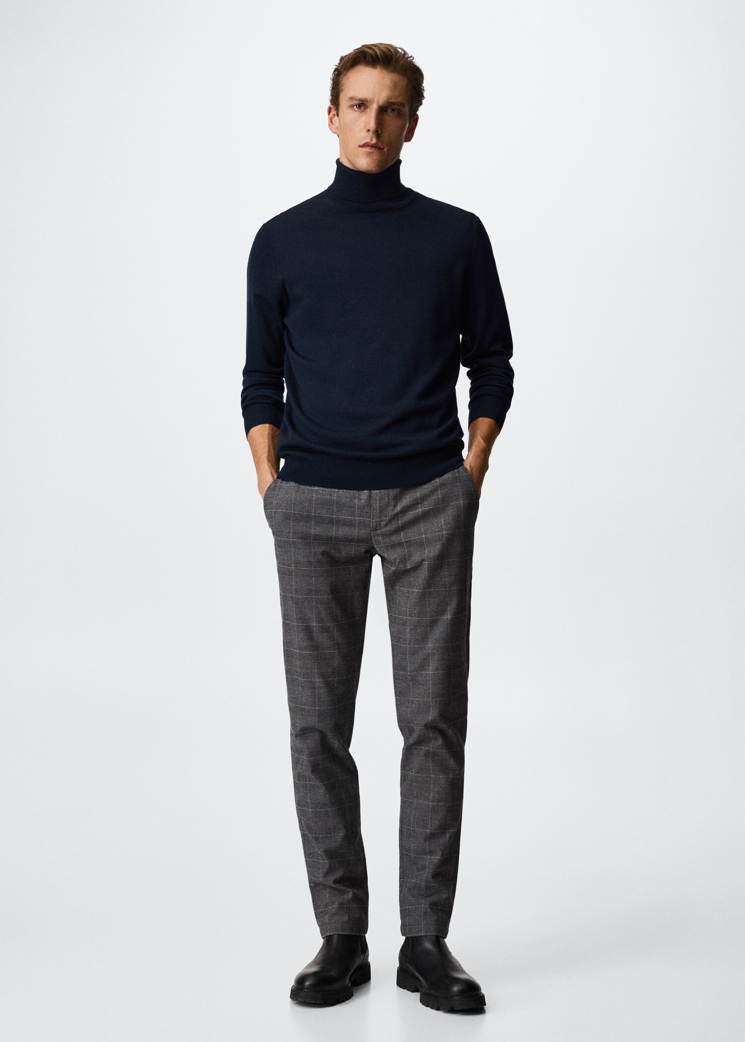 Turtleneck wool sweater - General plane