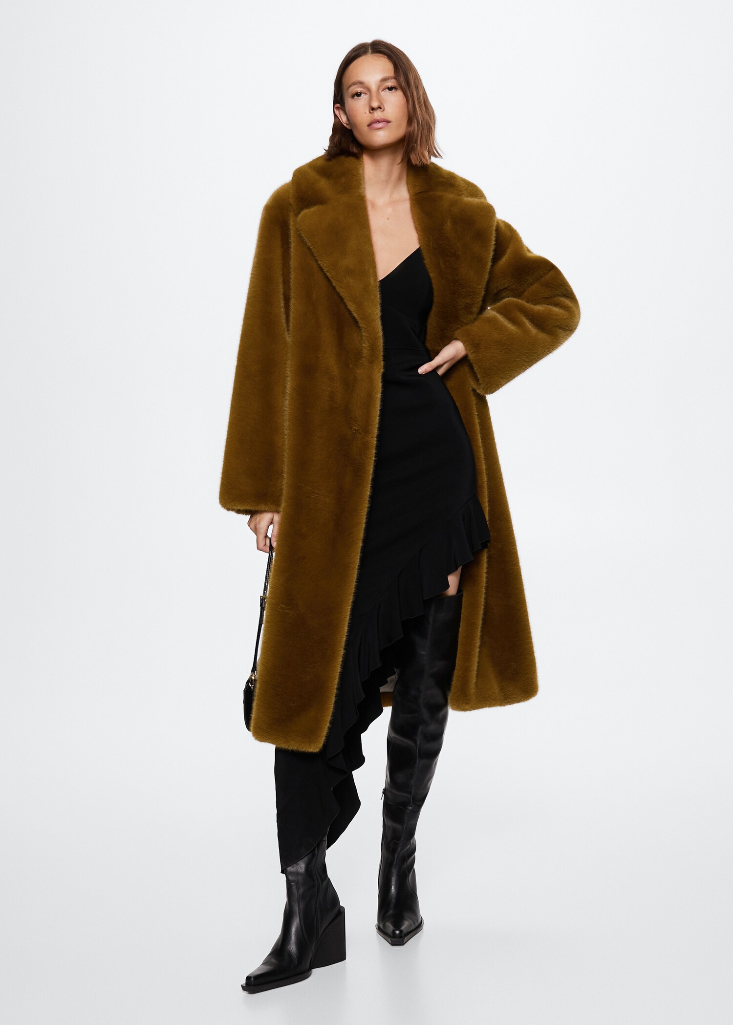 Abrigo pelo oversize - Plano general