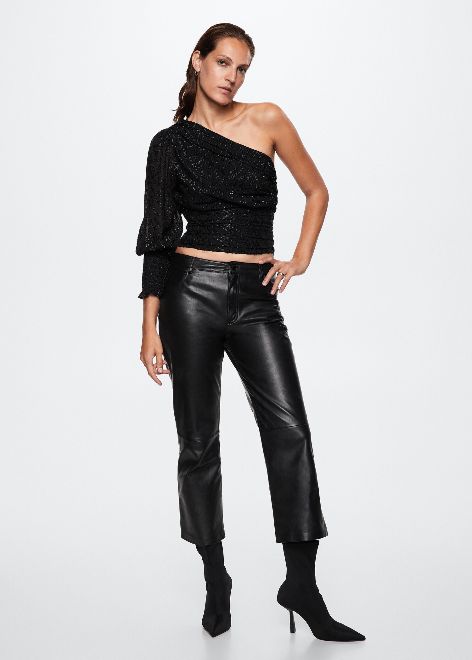 Asymmetrical shiny blouse - General plane