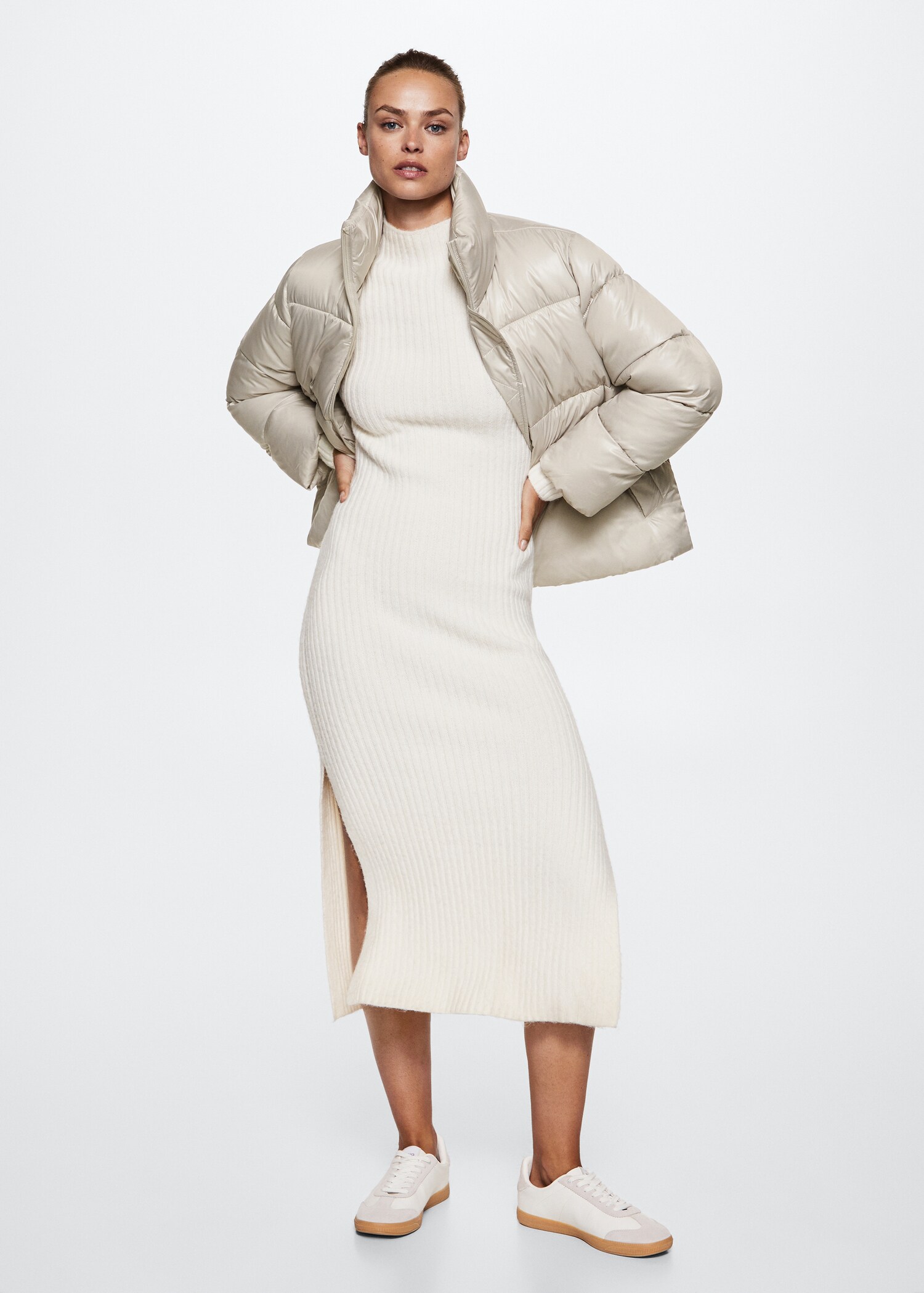 Long collar quilted coat - General plane
