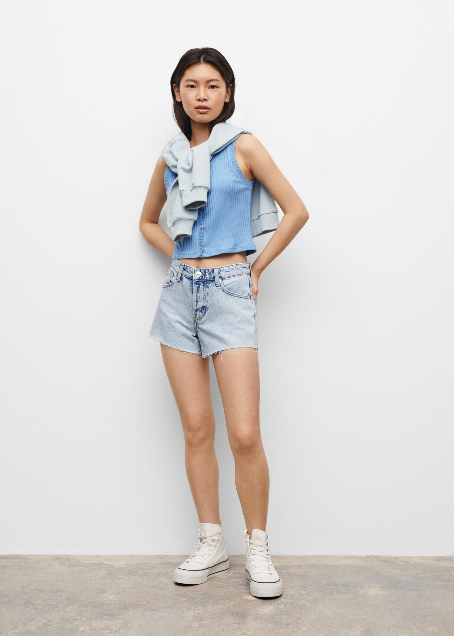 Frayed hem denim shorts - General plane