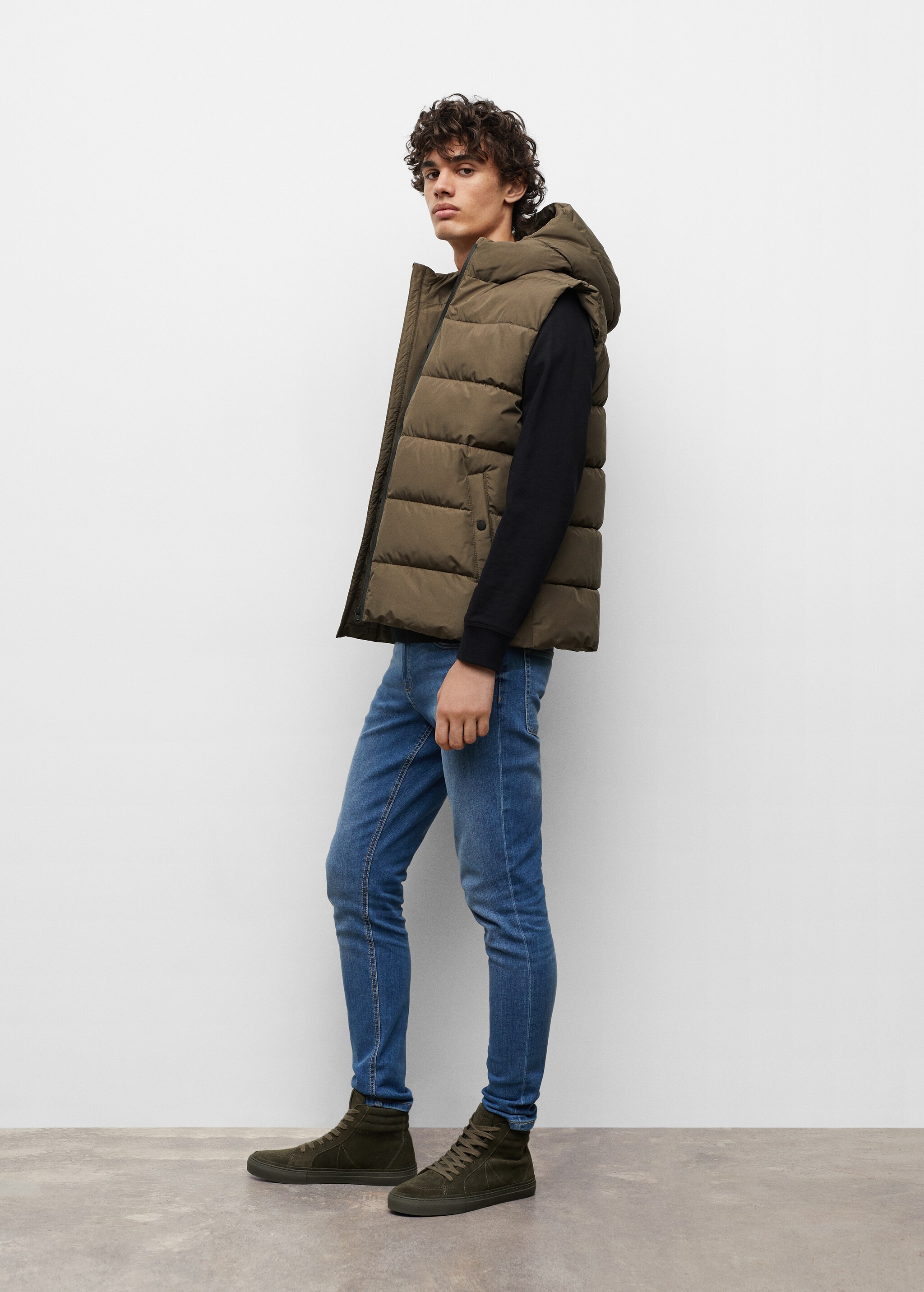 Down feather gilet with hood - General plane