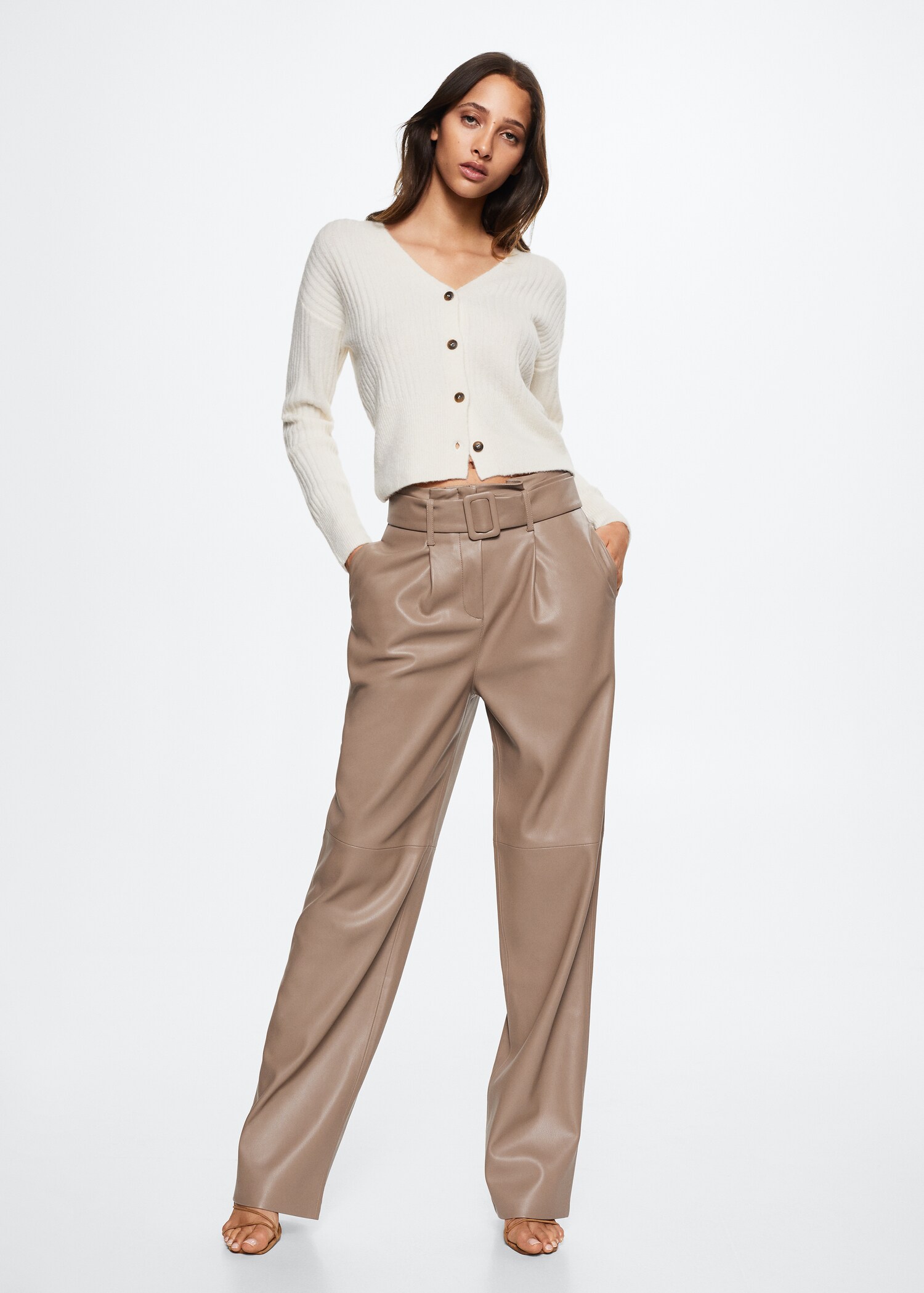 Pantalón recto efecto piel - Plano general