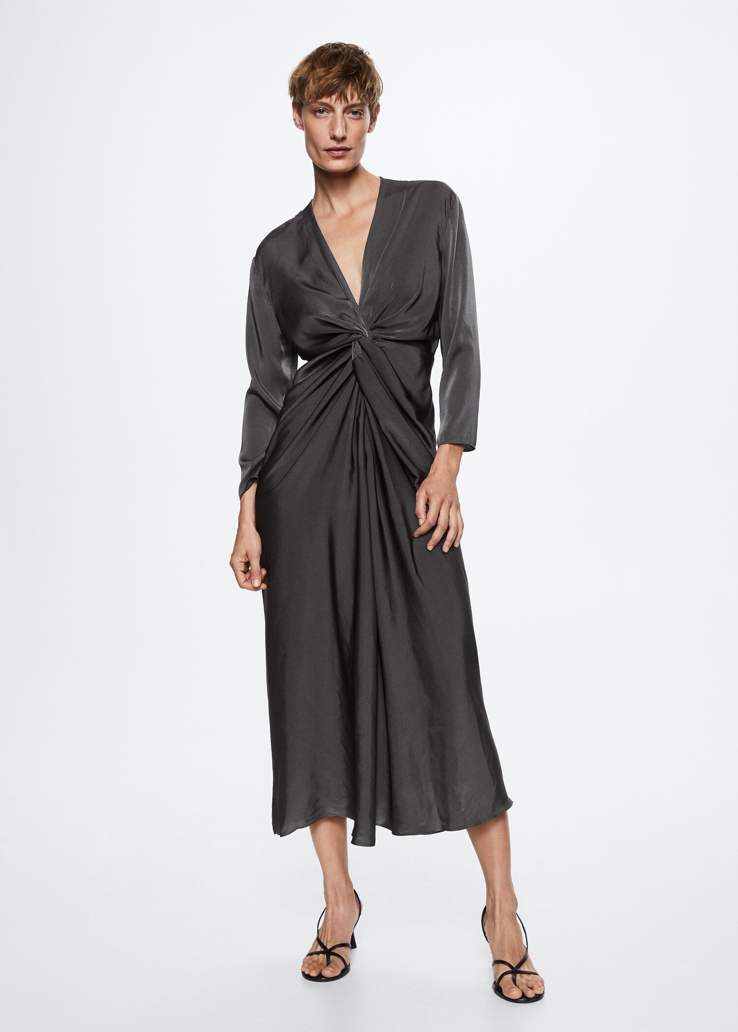 Satin dress with knot - General plane