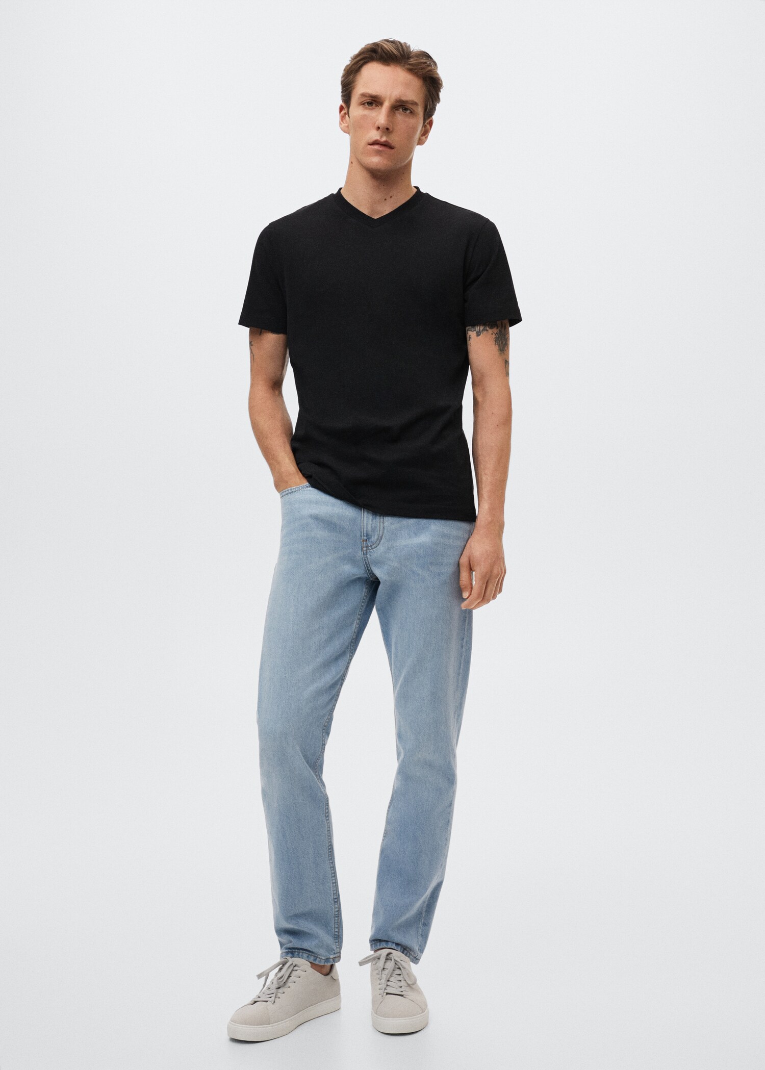 T-shirt basic collo a V - Piano generale