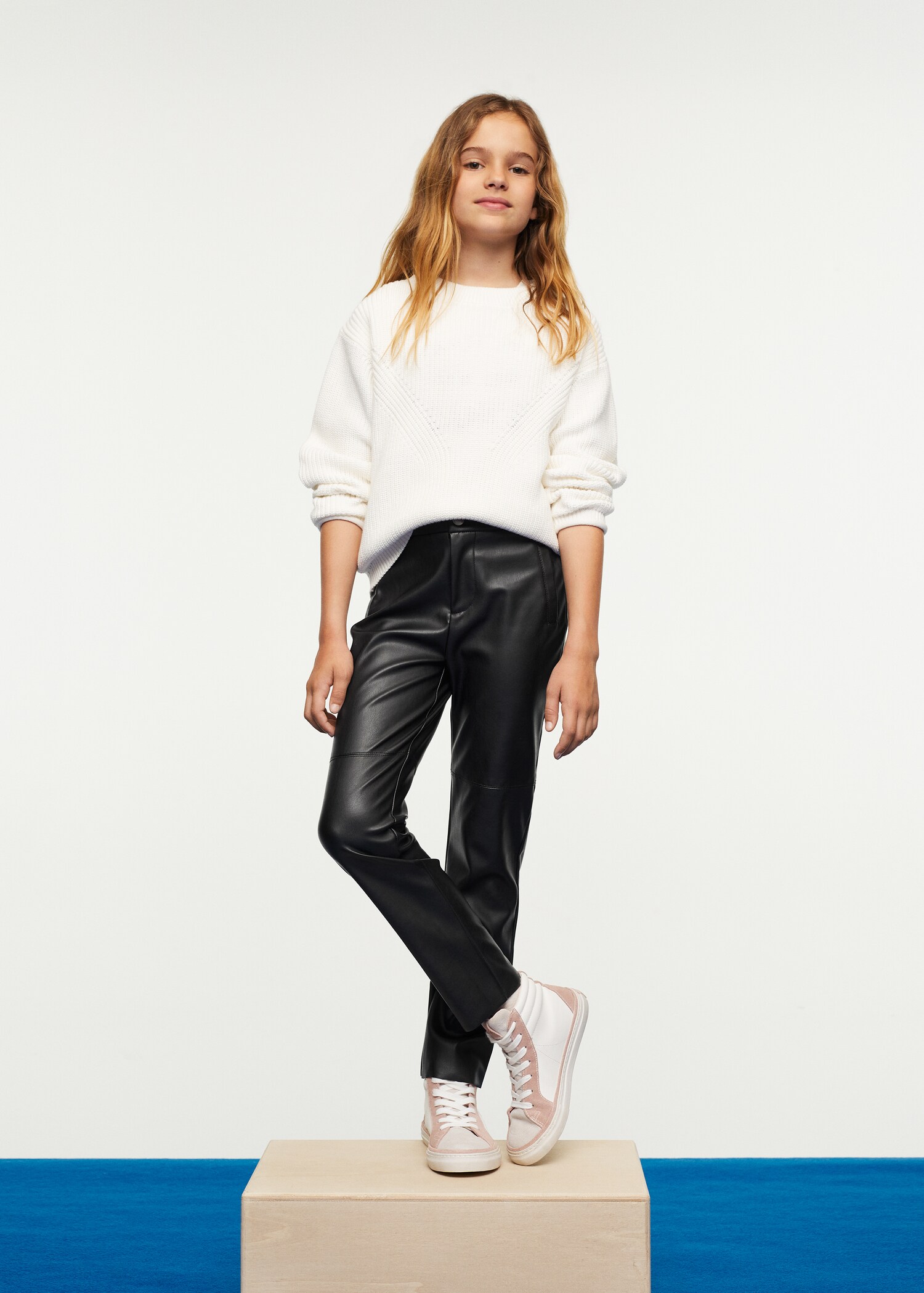 Leather-effect trousers - General plane