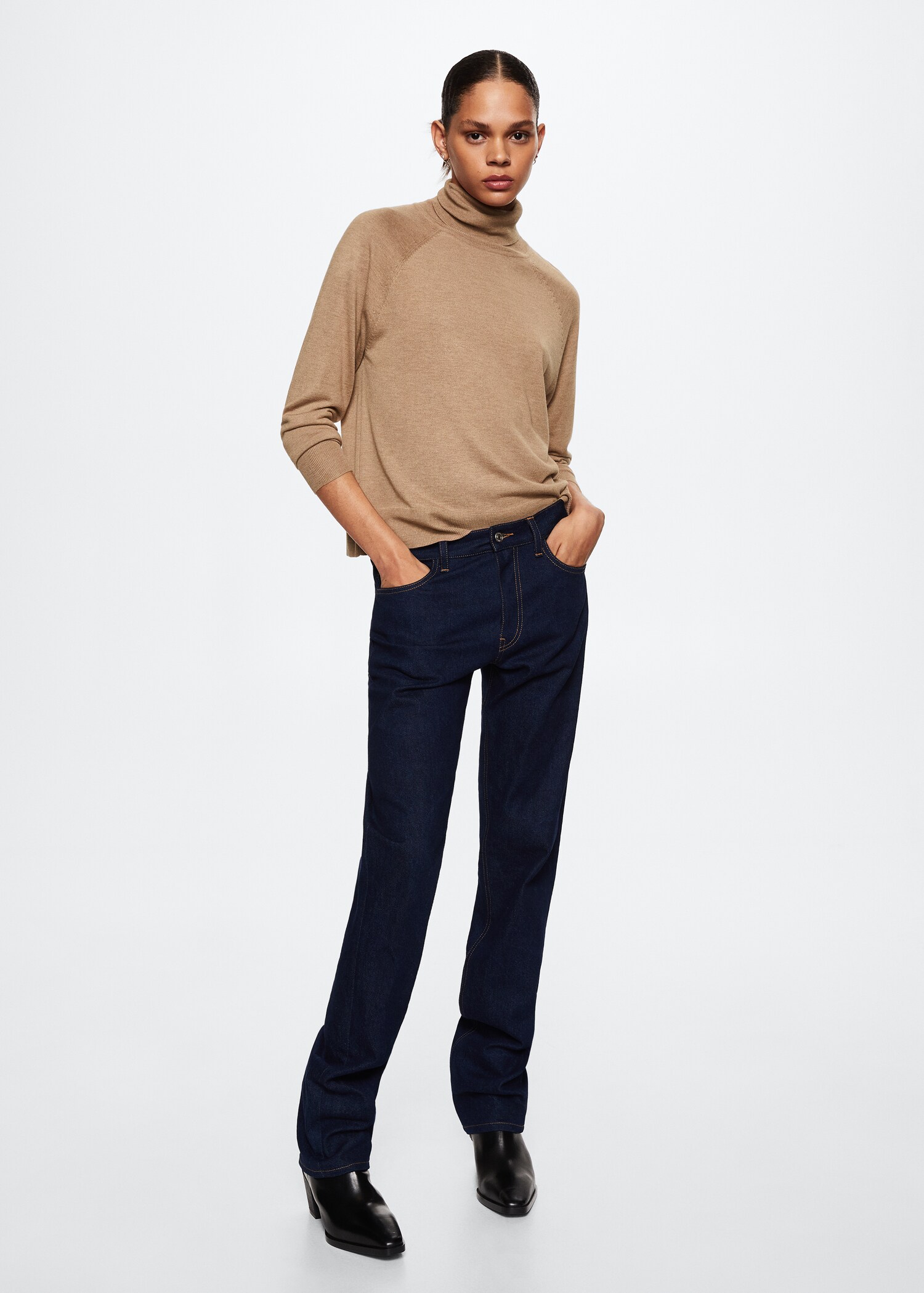 Turtleneck knitted sweater - General plane