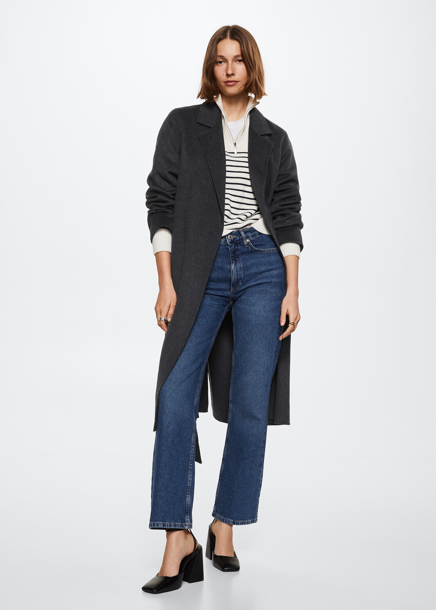 Manteau fait main avec ceinture - Plan général