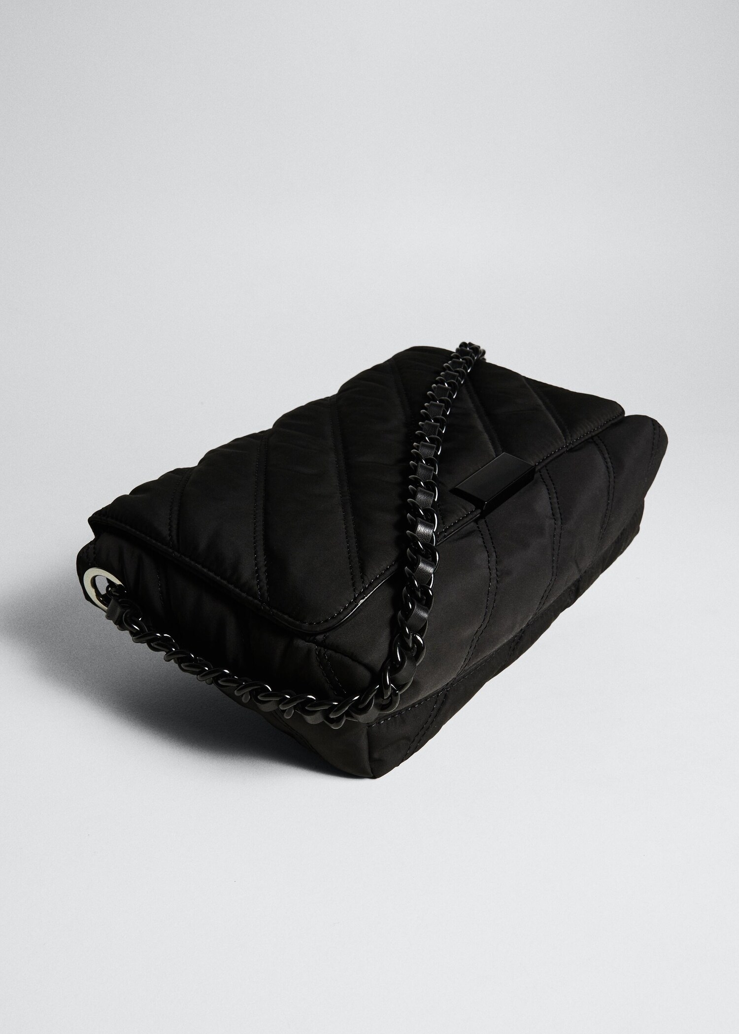 Quilted shoulder bag - General plane