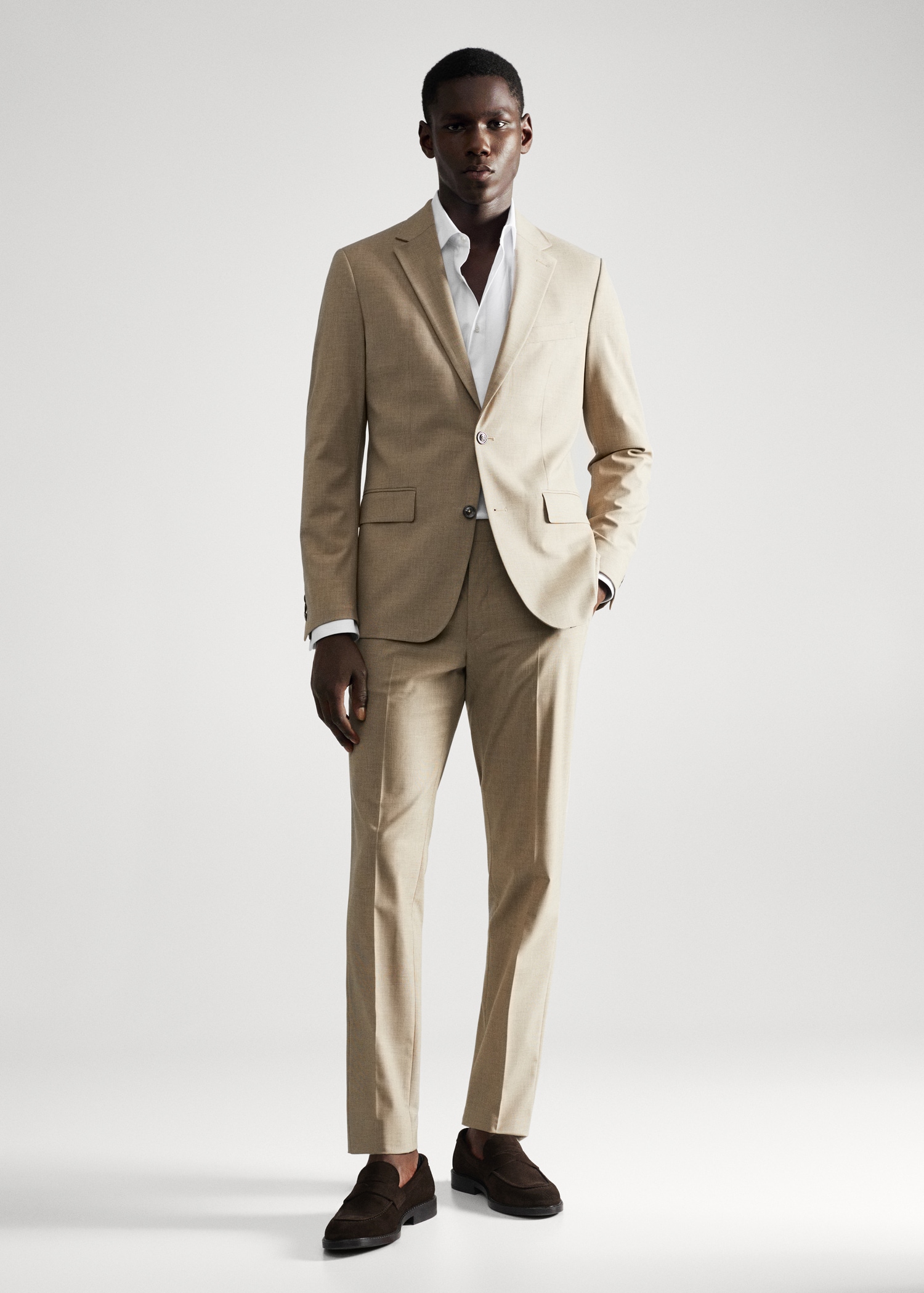 Camisa vestit regular fit botons de puny - Pla general