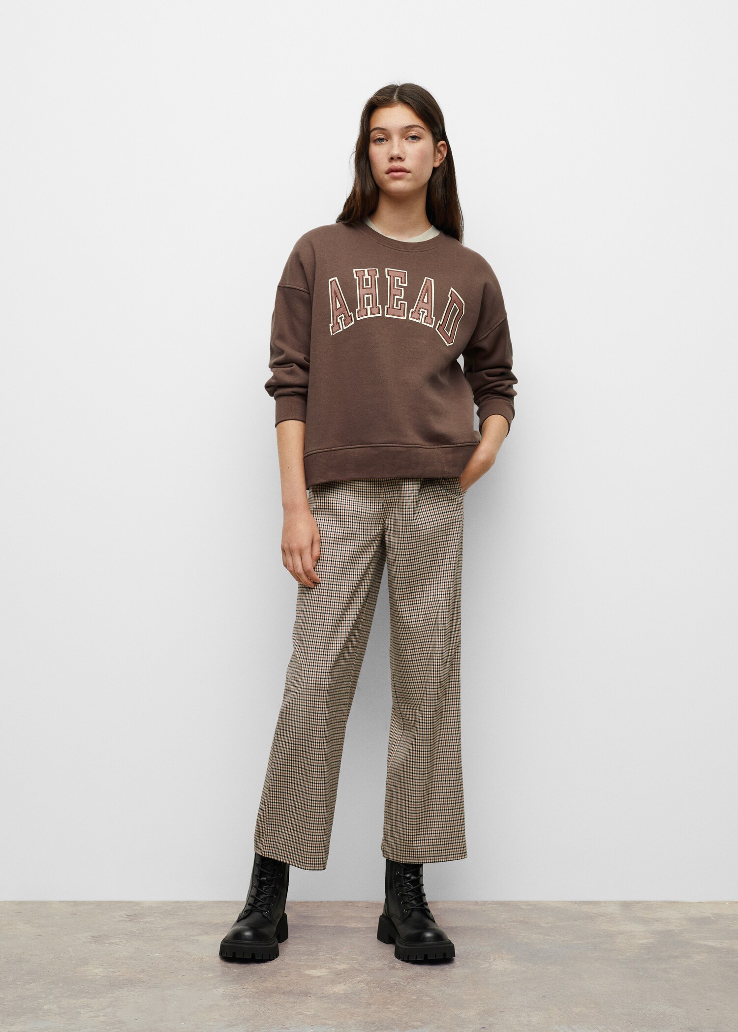 Dessuadora oversize missatge - Pla general