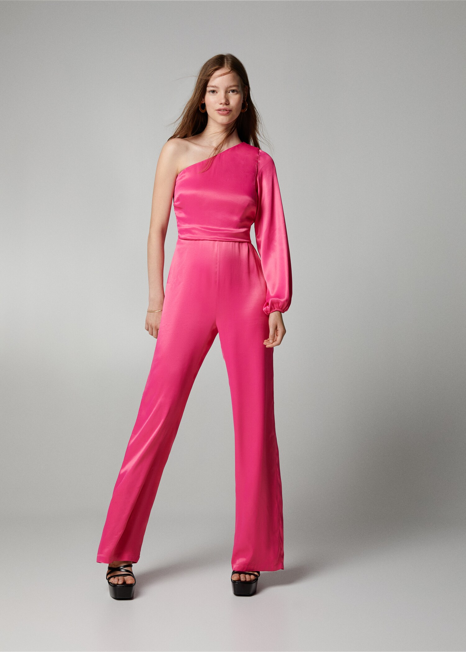 Asymmetrischer Satin-Jumpsuit - Allgemeine Ansicht