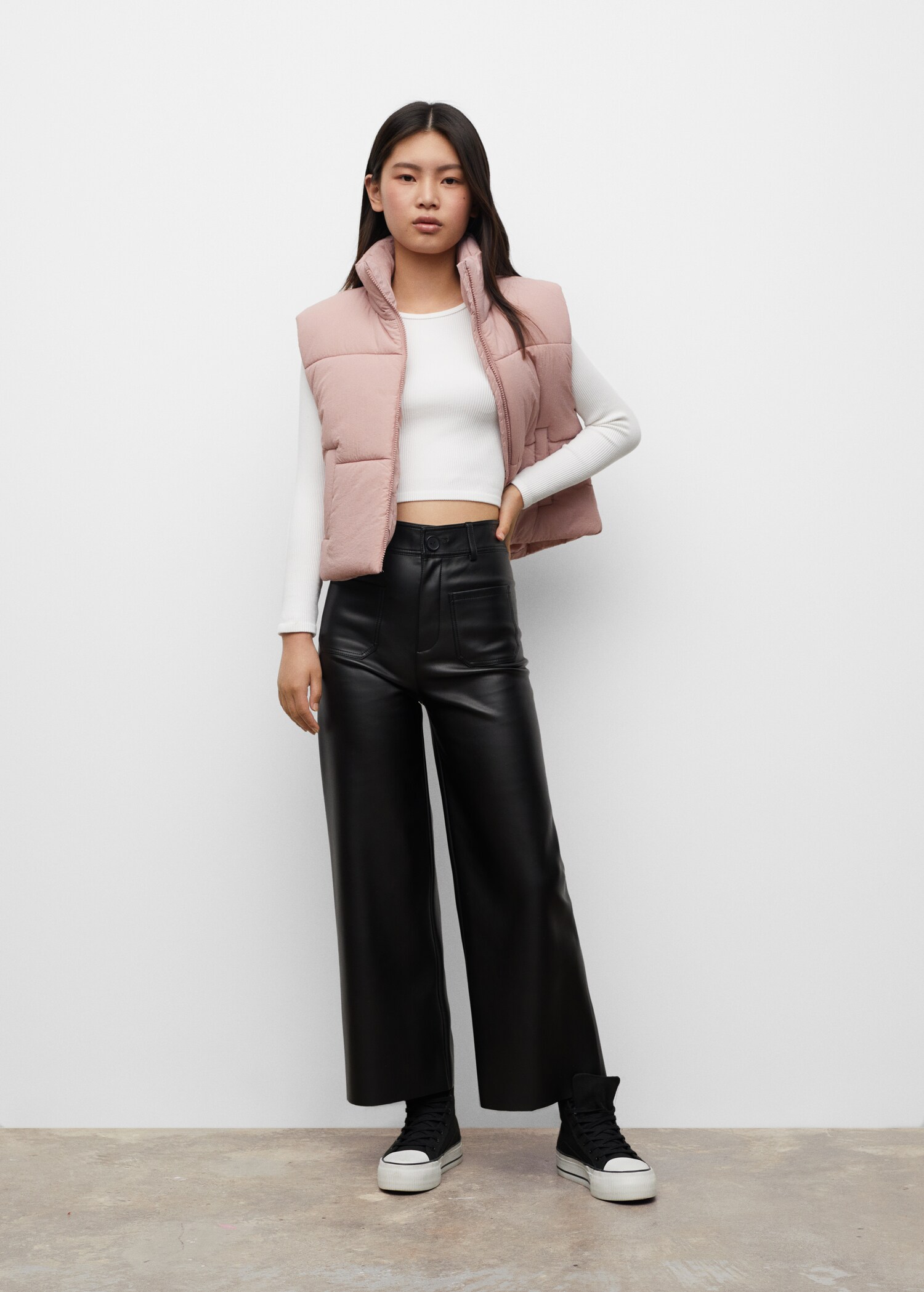 Textured quilted gilet - General plane