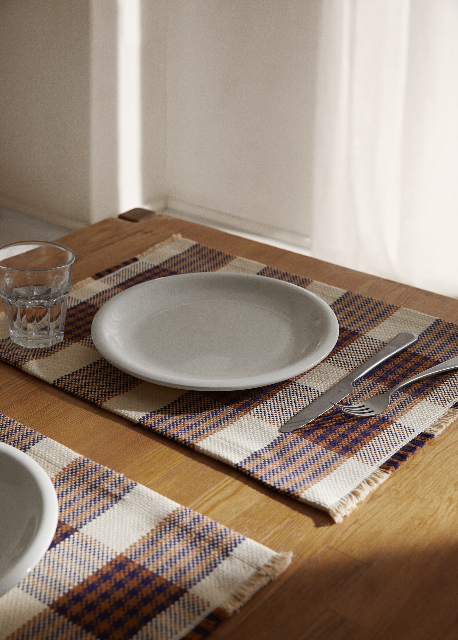 Platzset aus 100 % Baumwolle mit ausgefransten Enden 35 x 50 cm (2 Stk.) - Allgemeine Ansicht