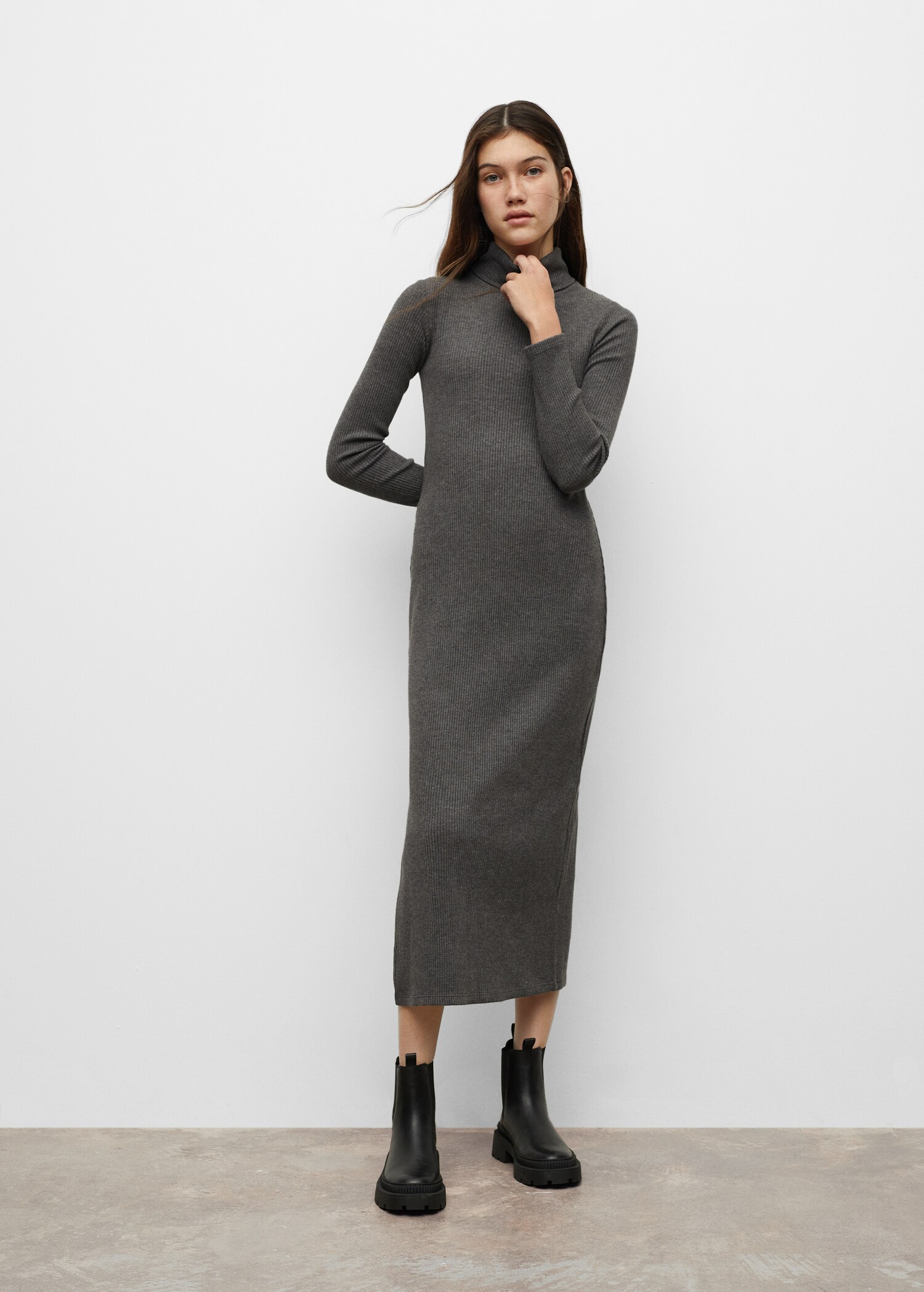 Turtle neck knit dress - General plane