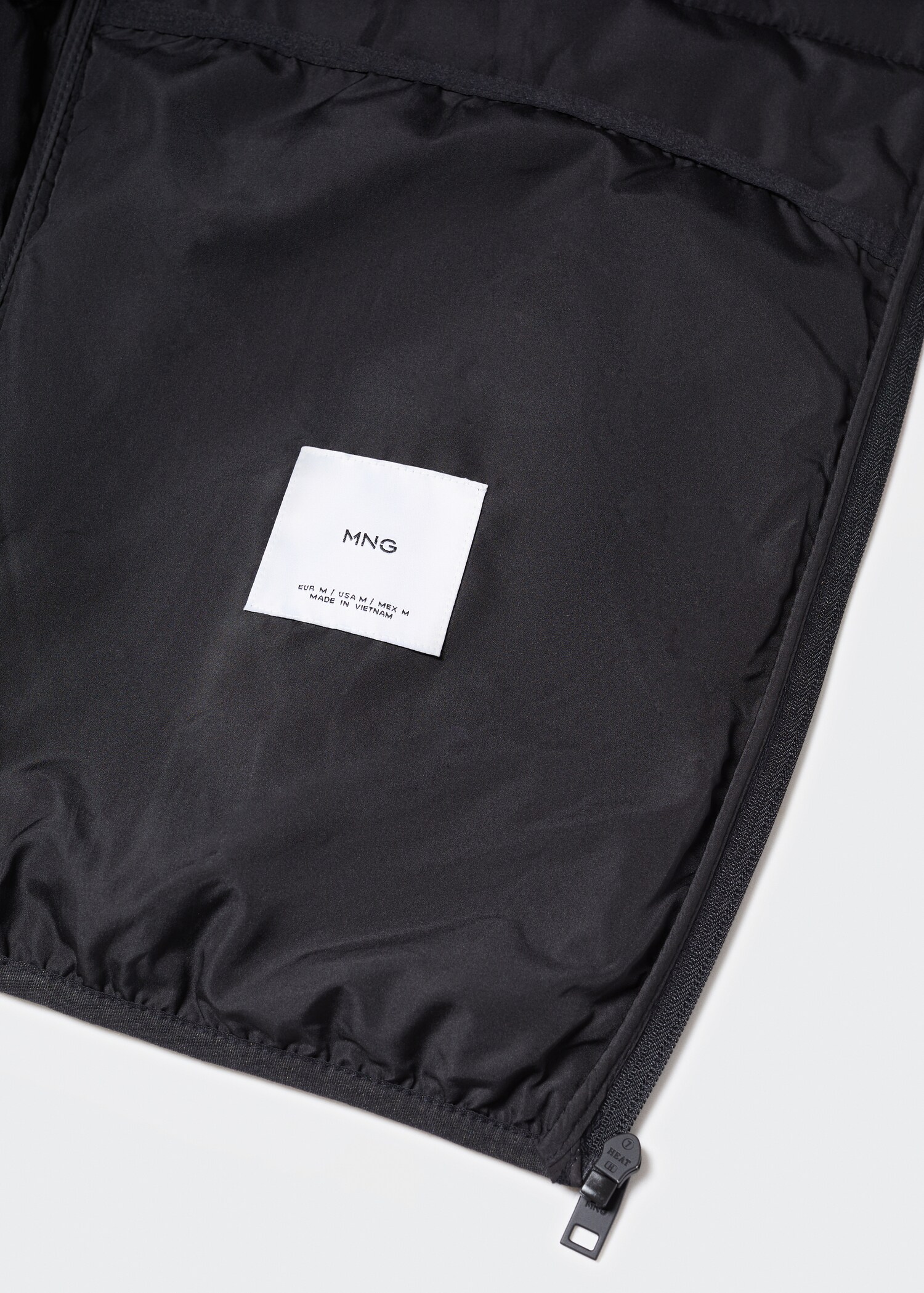 Jaqueta embuatada water repellent - Detall de l'article 8