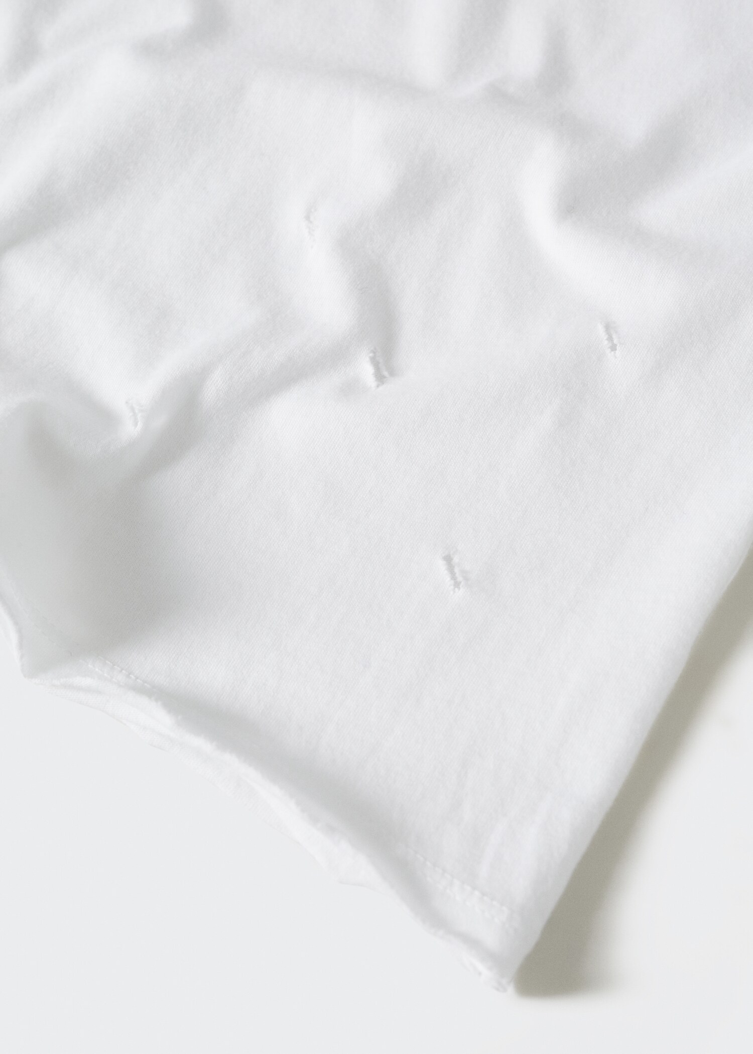Ripped detail T-shirt - Details of the article 8
