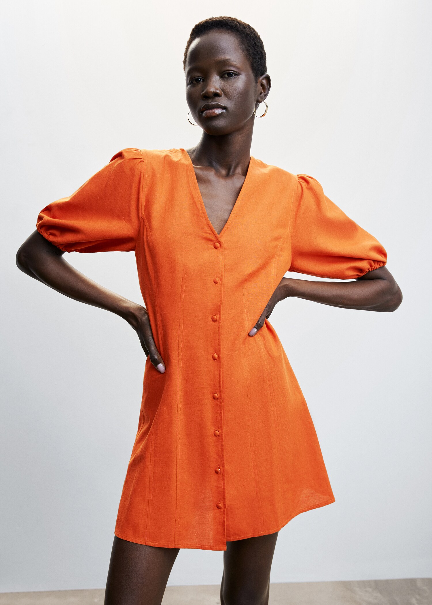 Robe manches bouffantes - Plan moyen