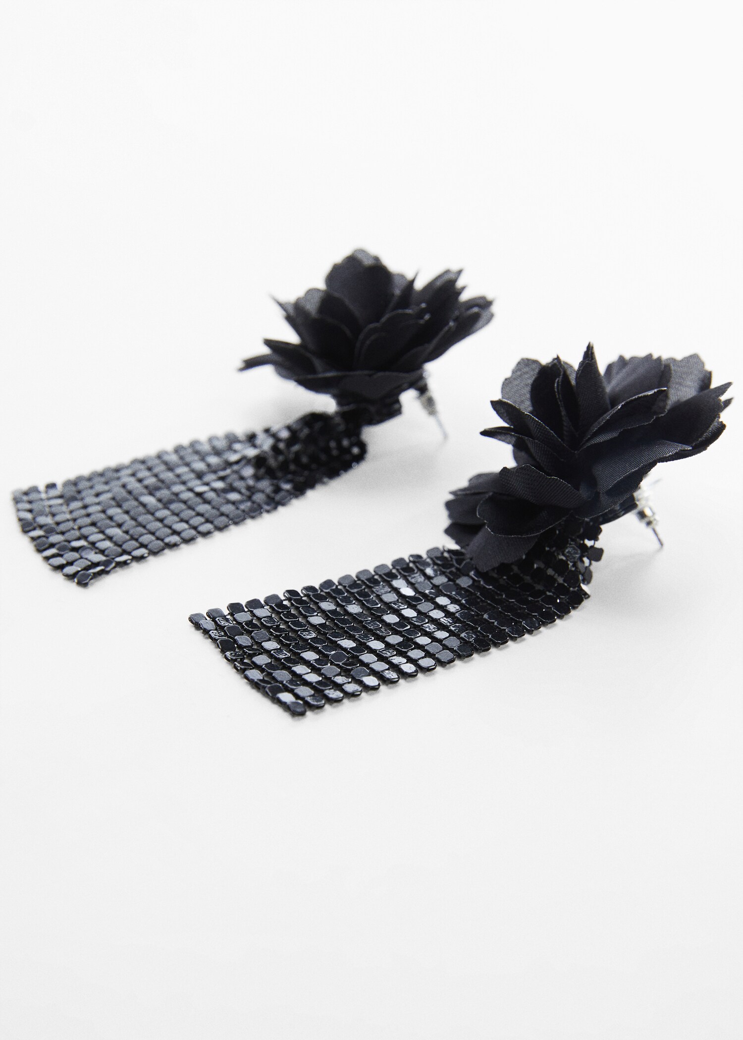 Mesh oorbellen met bloem - Middenvlak
