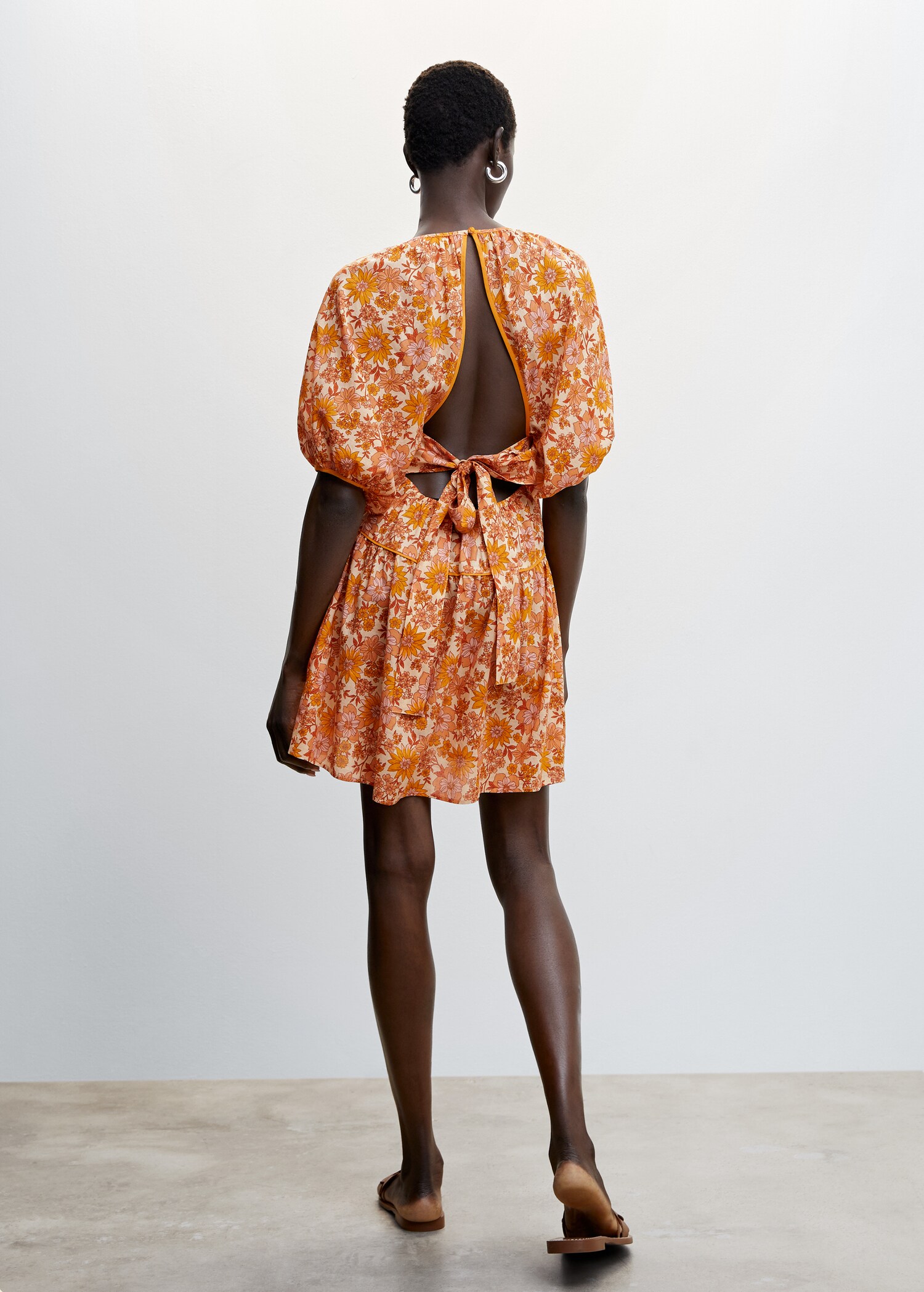 Robe à fleurs - Verso de l’article
