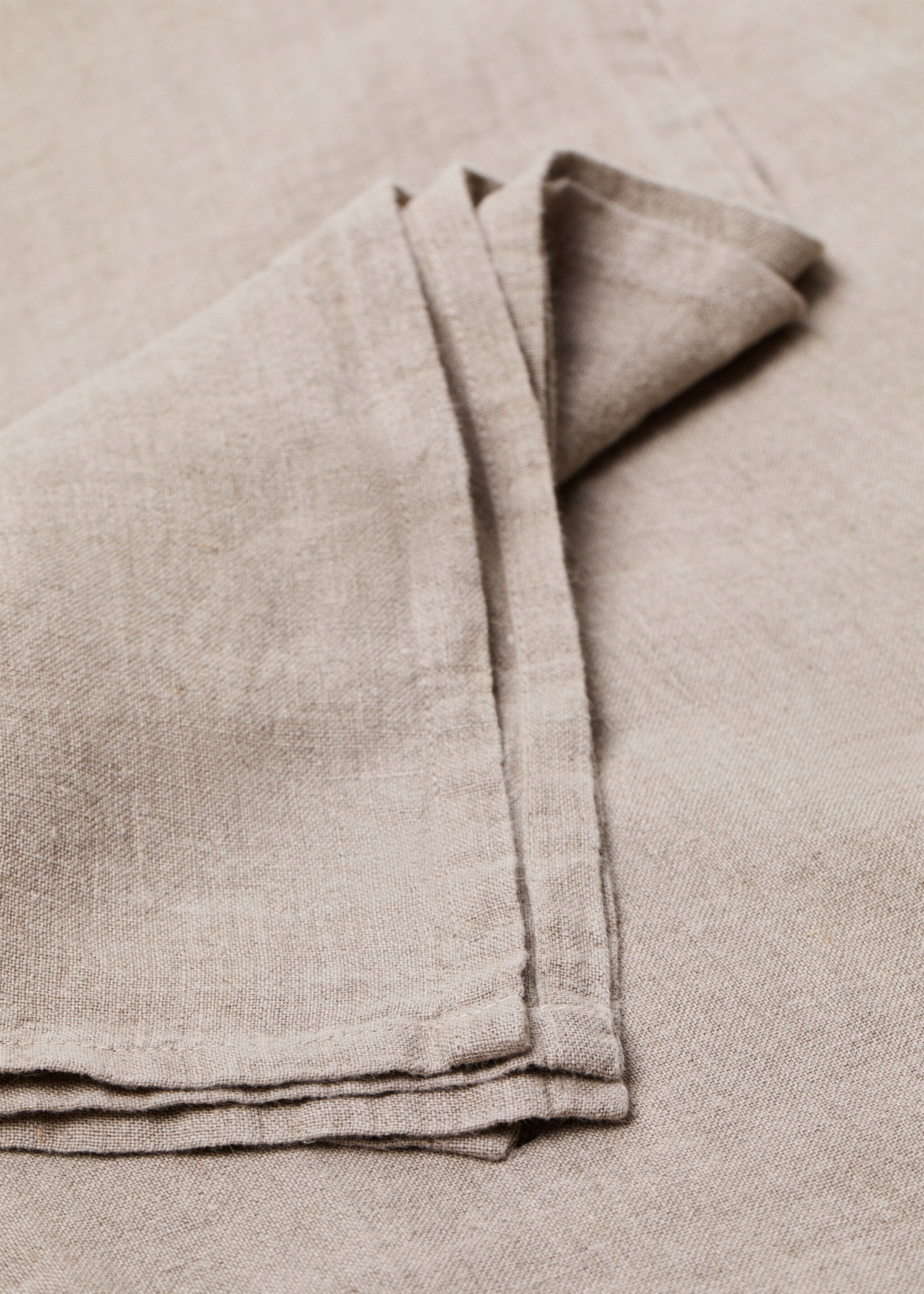 100% linen tablecloth 145x200cm - Details of the article 1