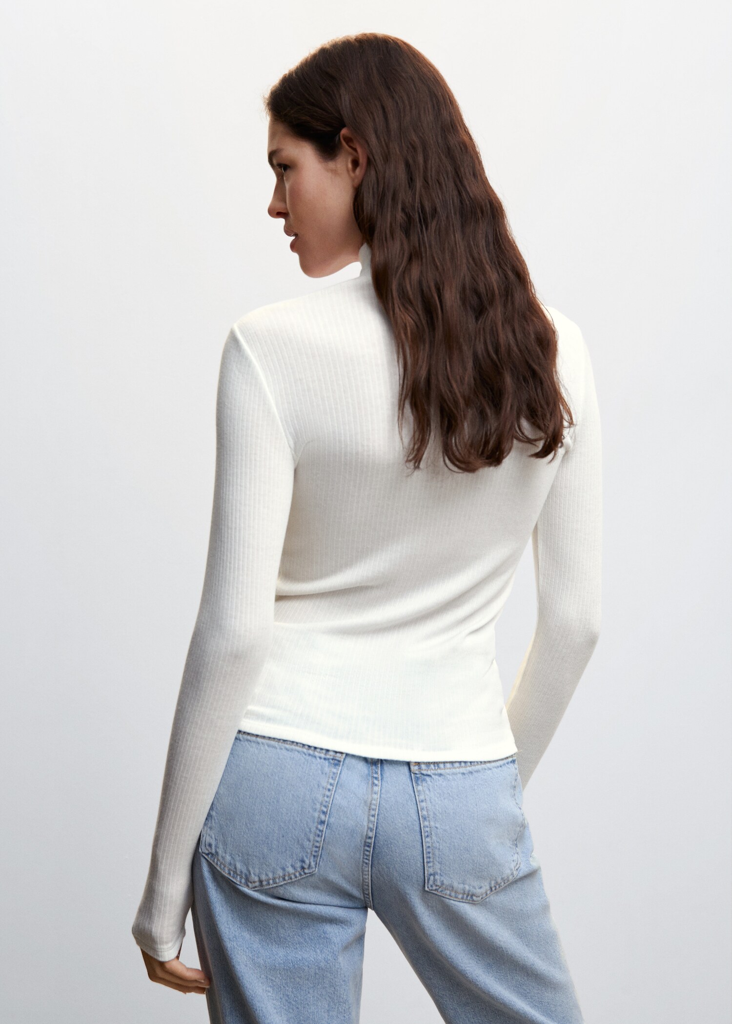 Ribbed long-sleeved t-shirt - Reverse of the article