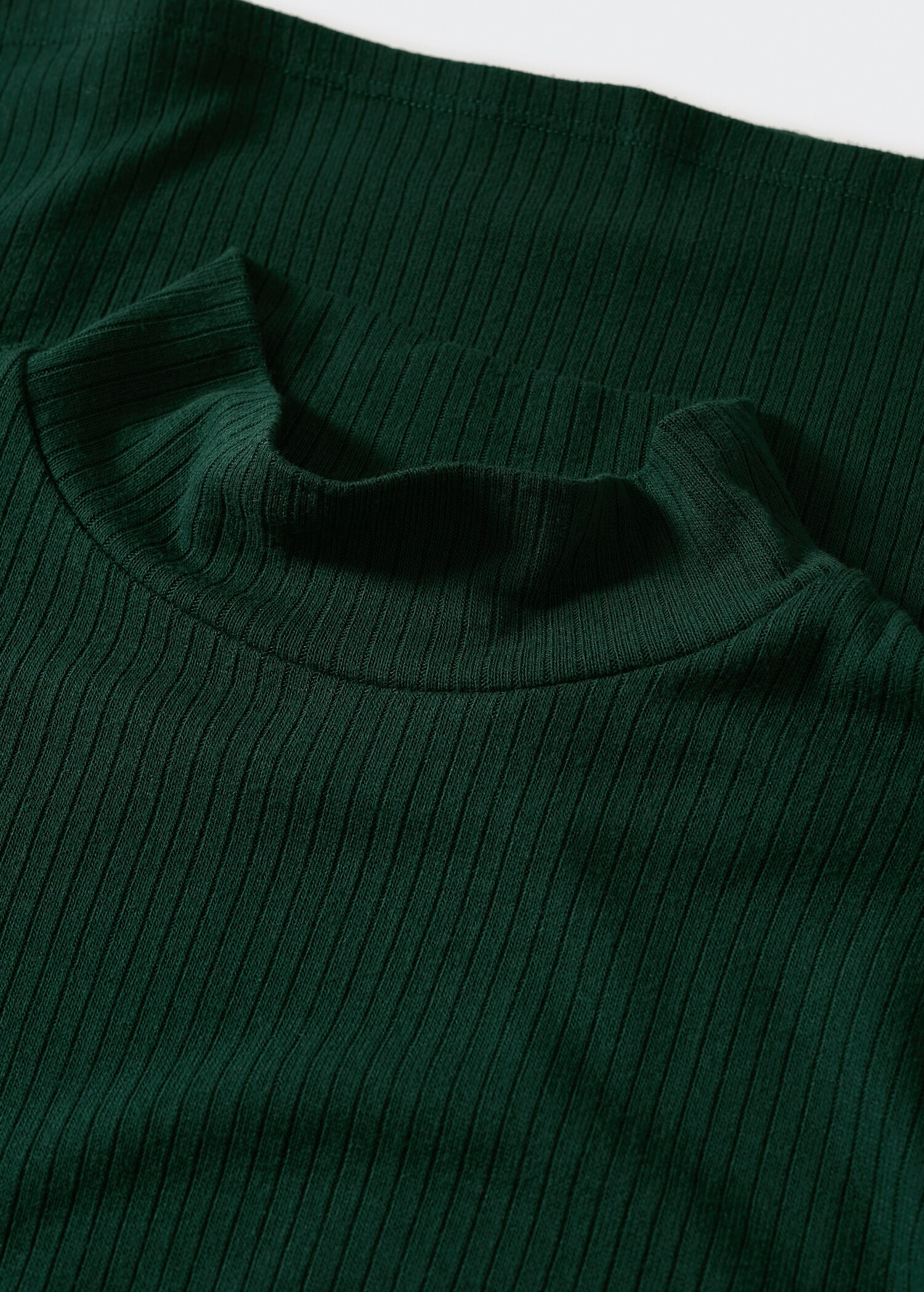 Ribbed long-sleeved t-shirt - Details of the article 8