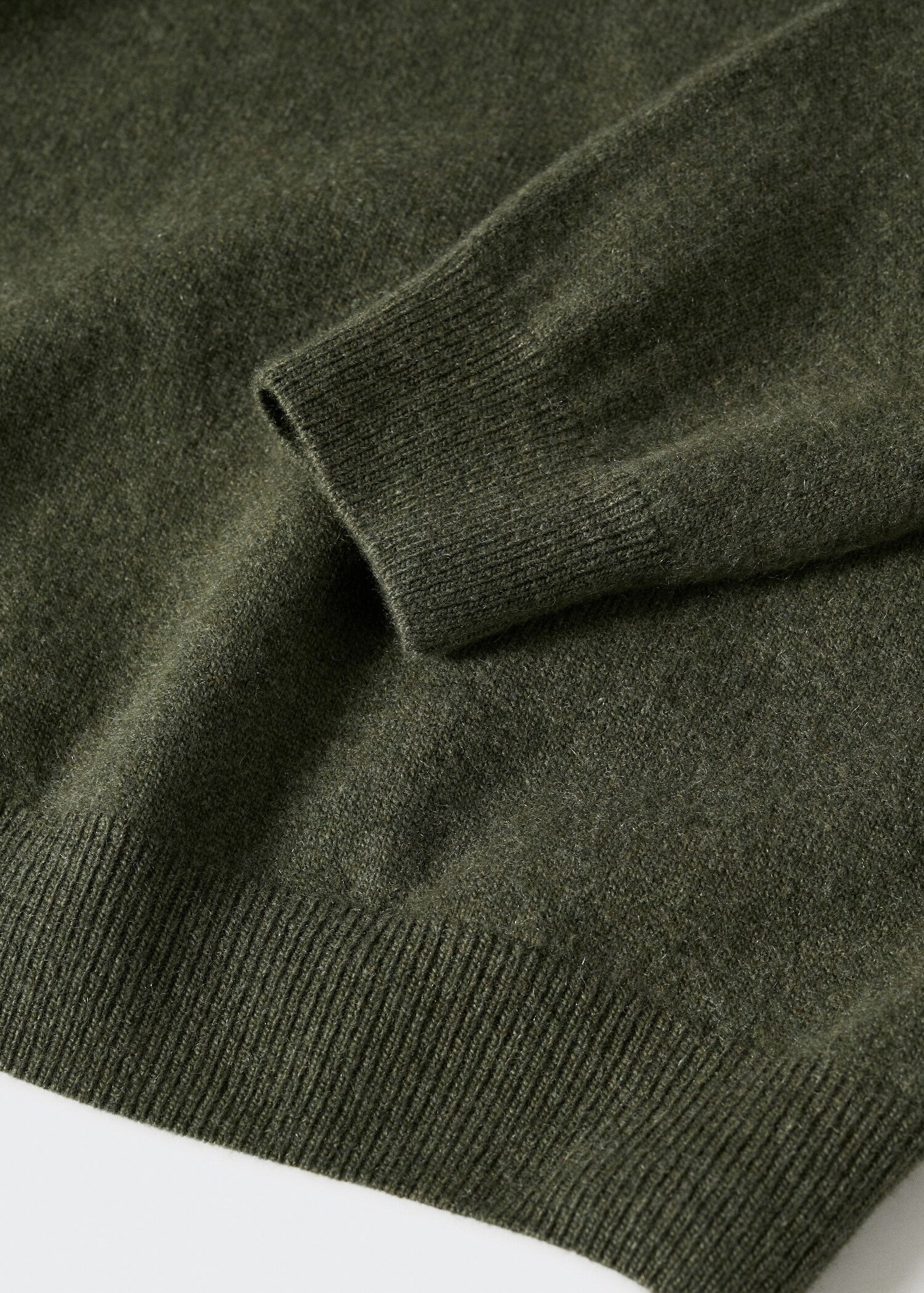 Cashmere jersey - Details of the article 8