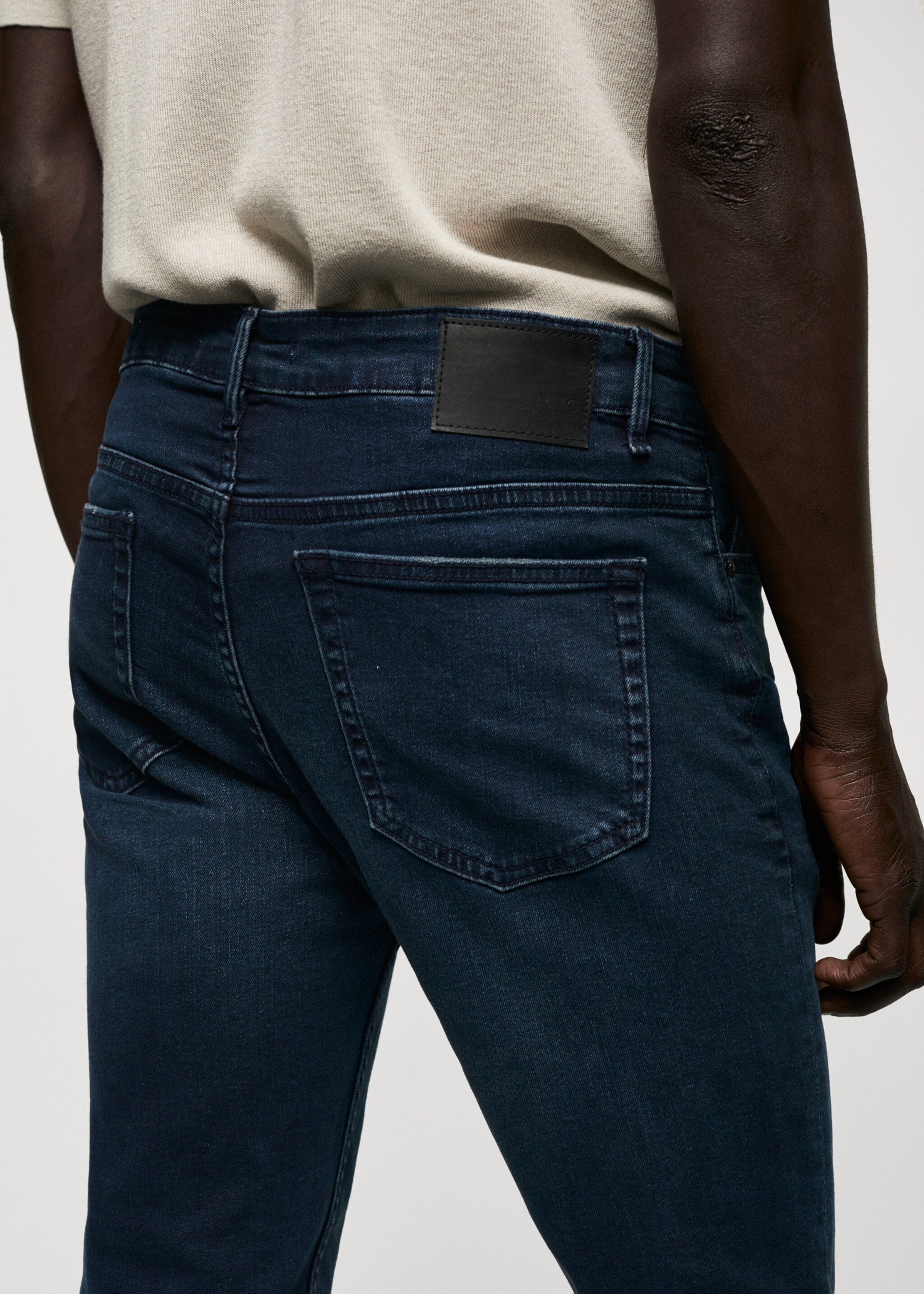 Jude skinny-fit jeans - Details of the article 6, Deep Dark Blue. Ref: 47000787-00.