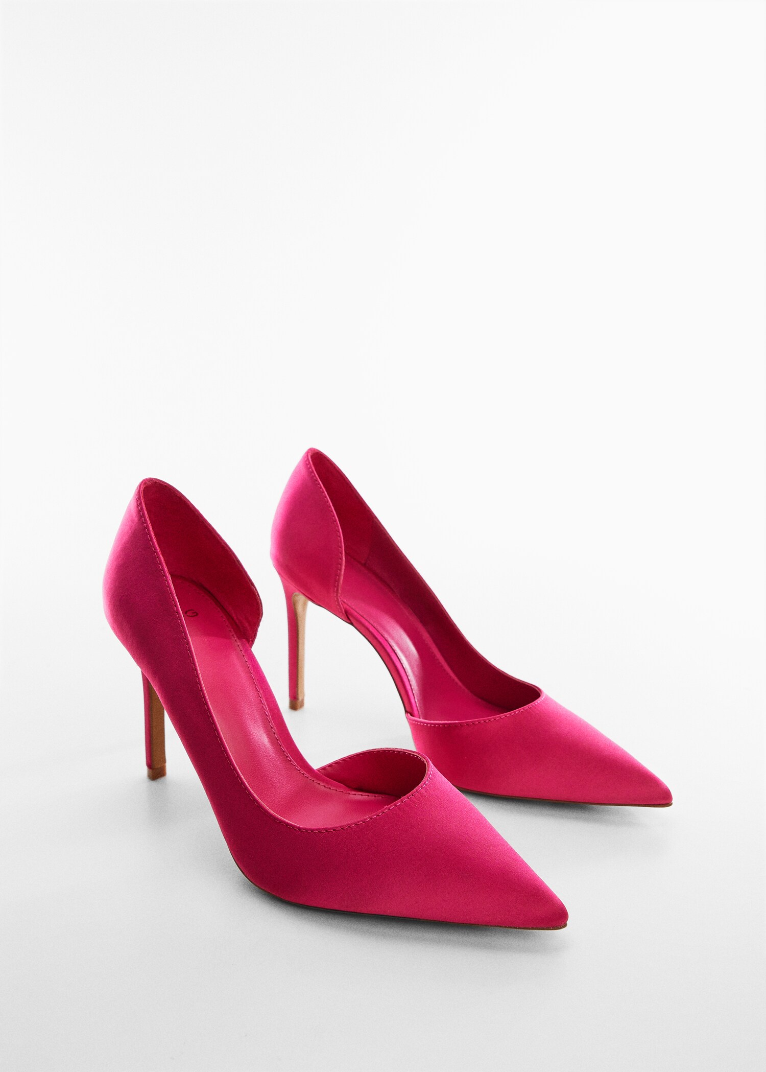 Asymmetrical satin pumps - Medium plane