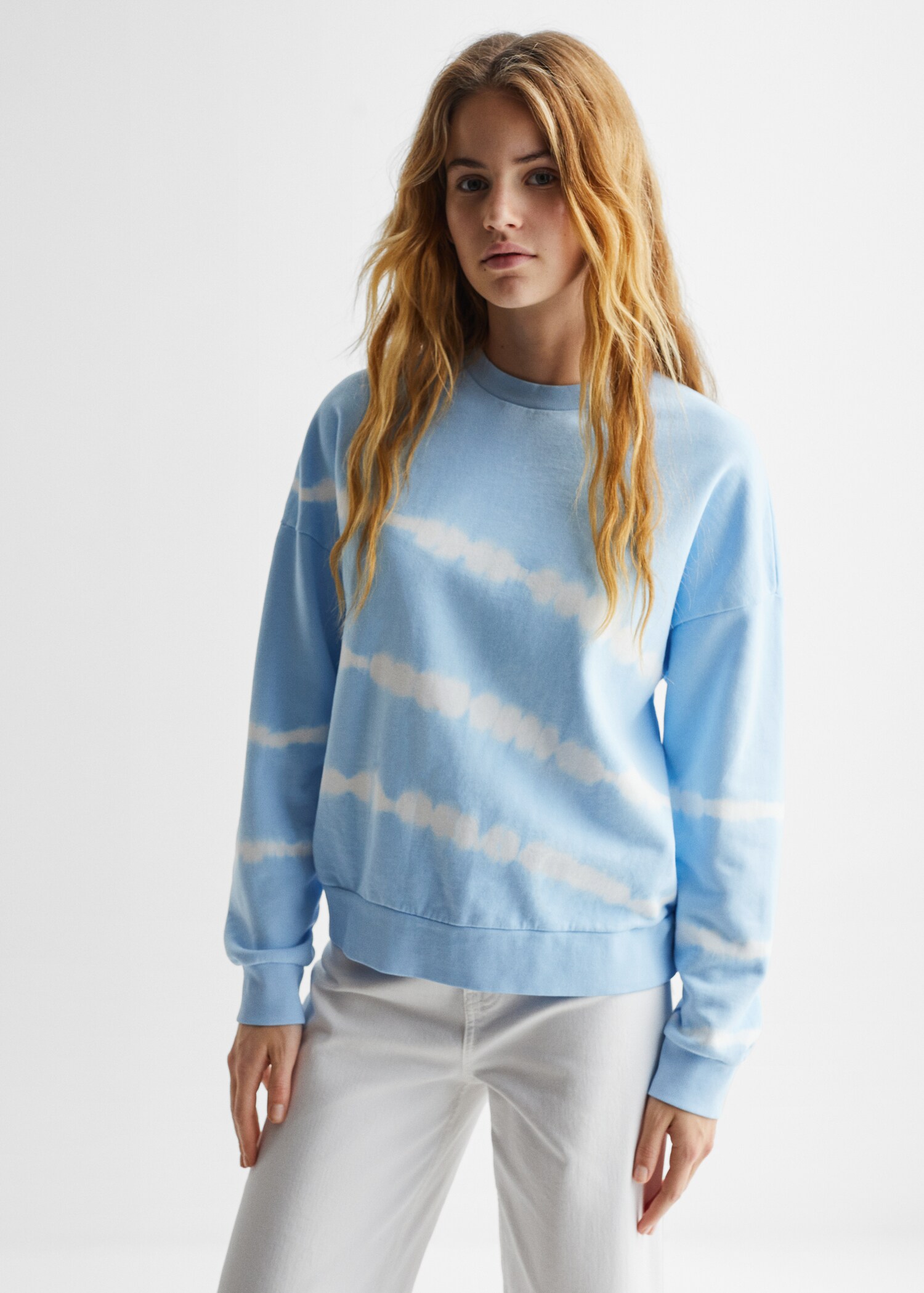 Sudadera tie-dye - Plano medio