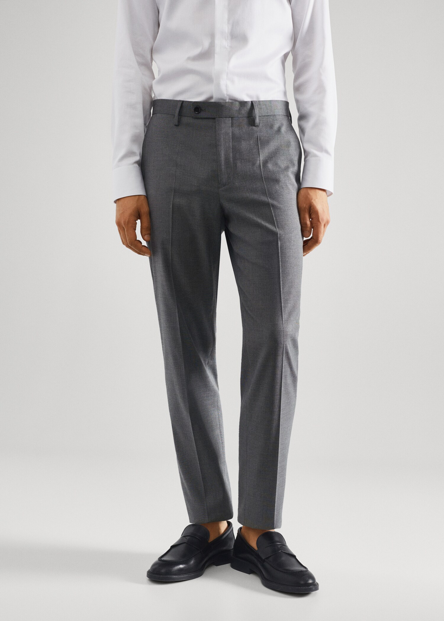 Pantalón traje slim fit - Plano medio