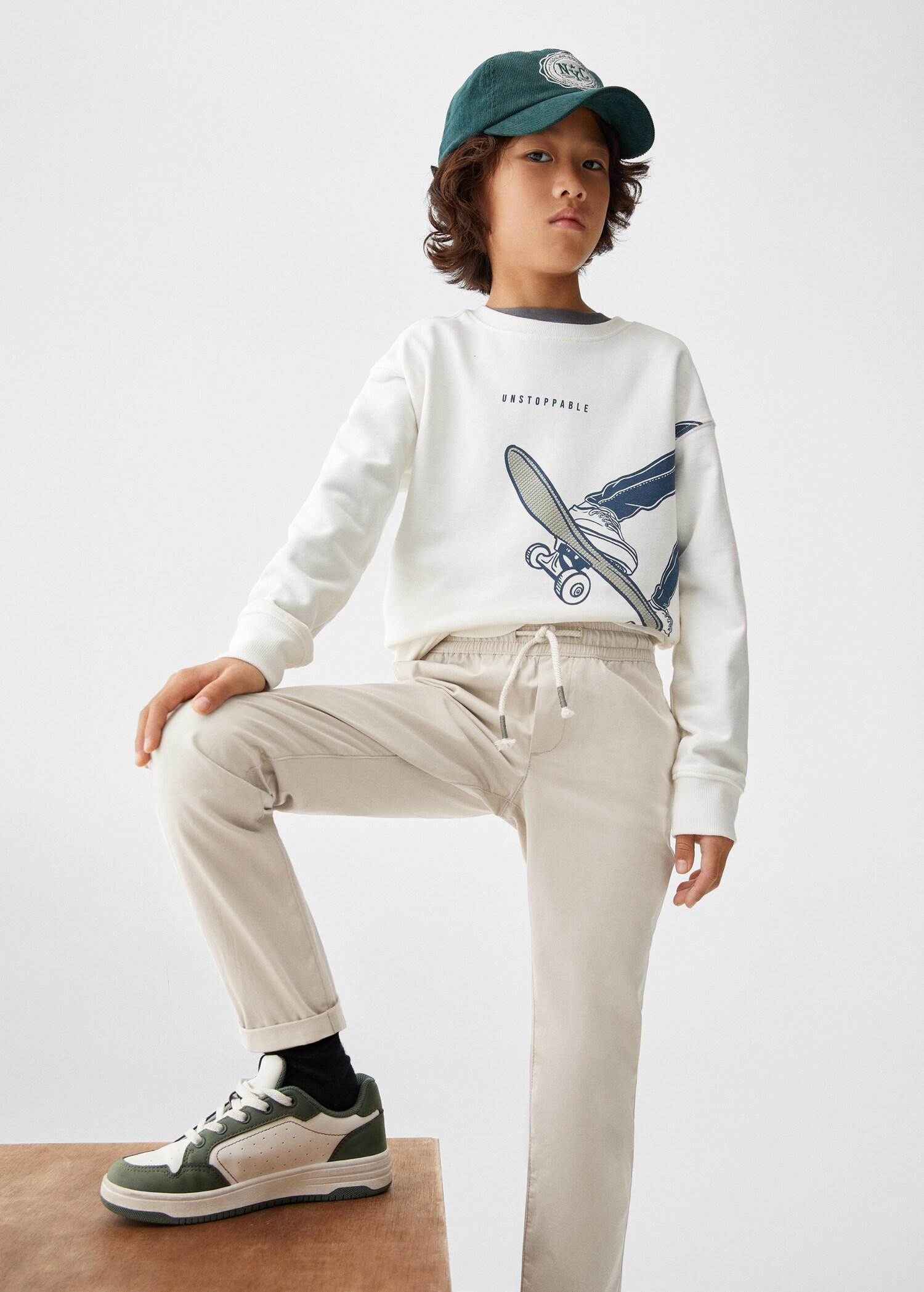Straight-fit trousers with elastic waist - Medium plane