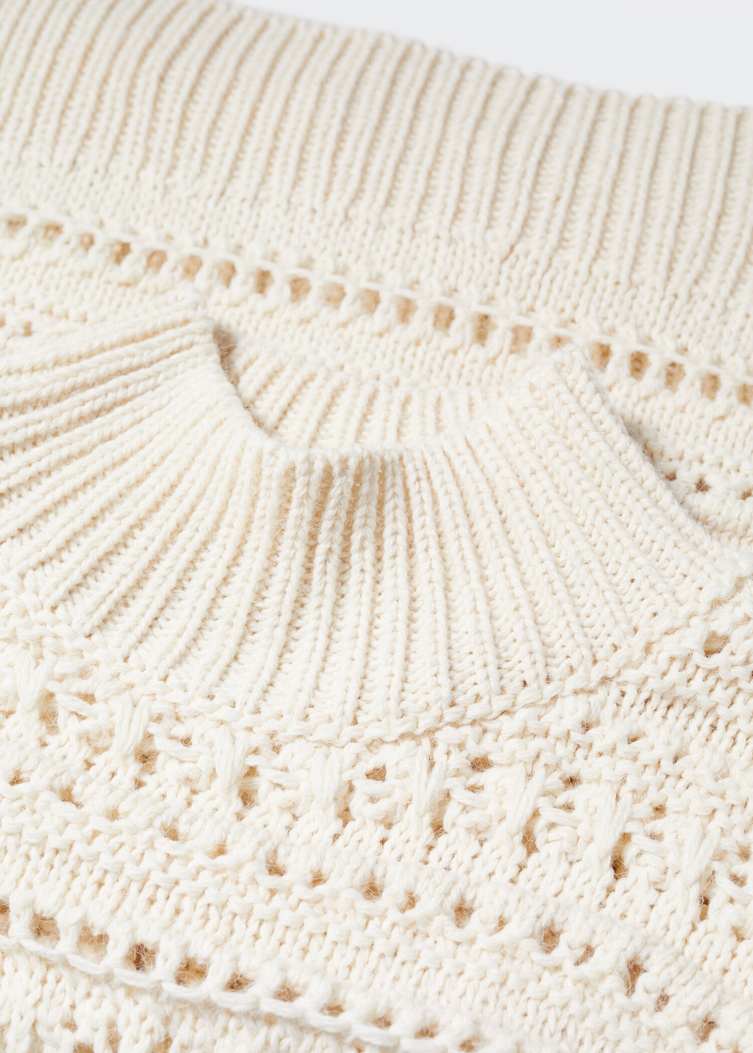 Openwork sweater with perkins collar - Details of the article 8