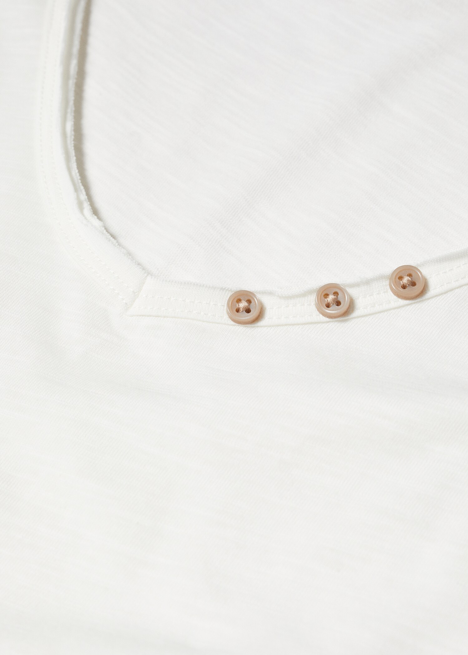 Buttons t-shirt - Details of the article 8