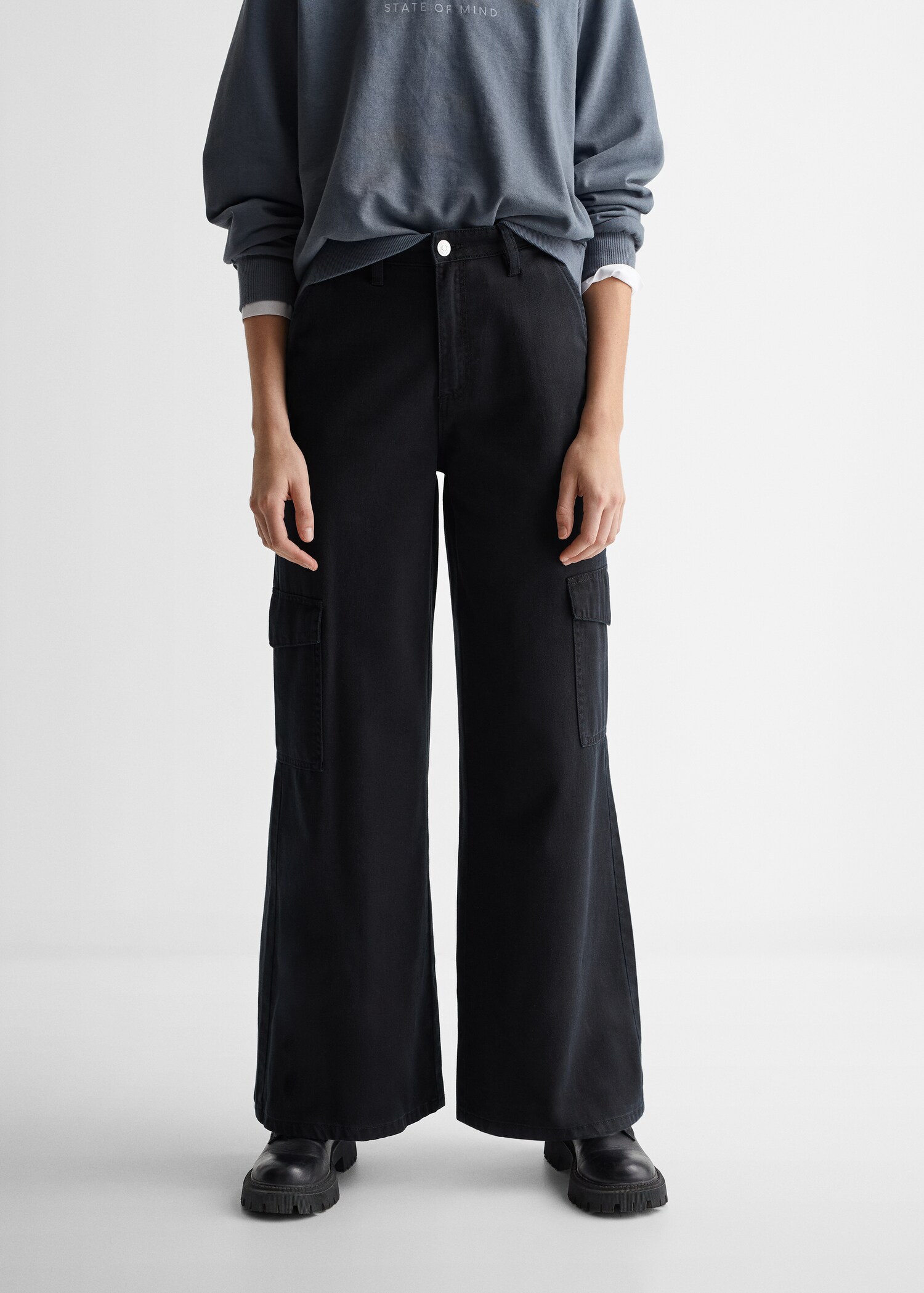 Cargo trousers with pocket - Details of the article 6