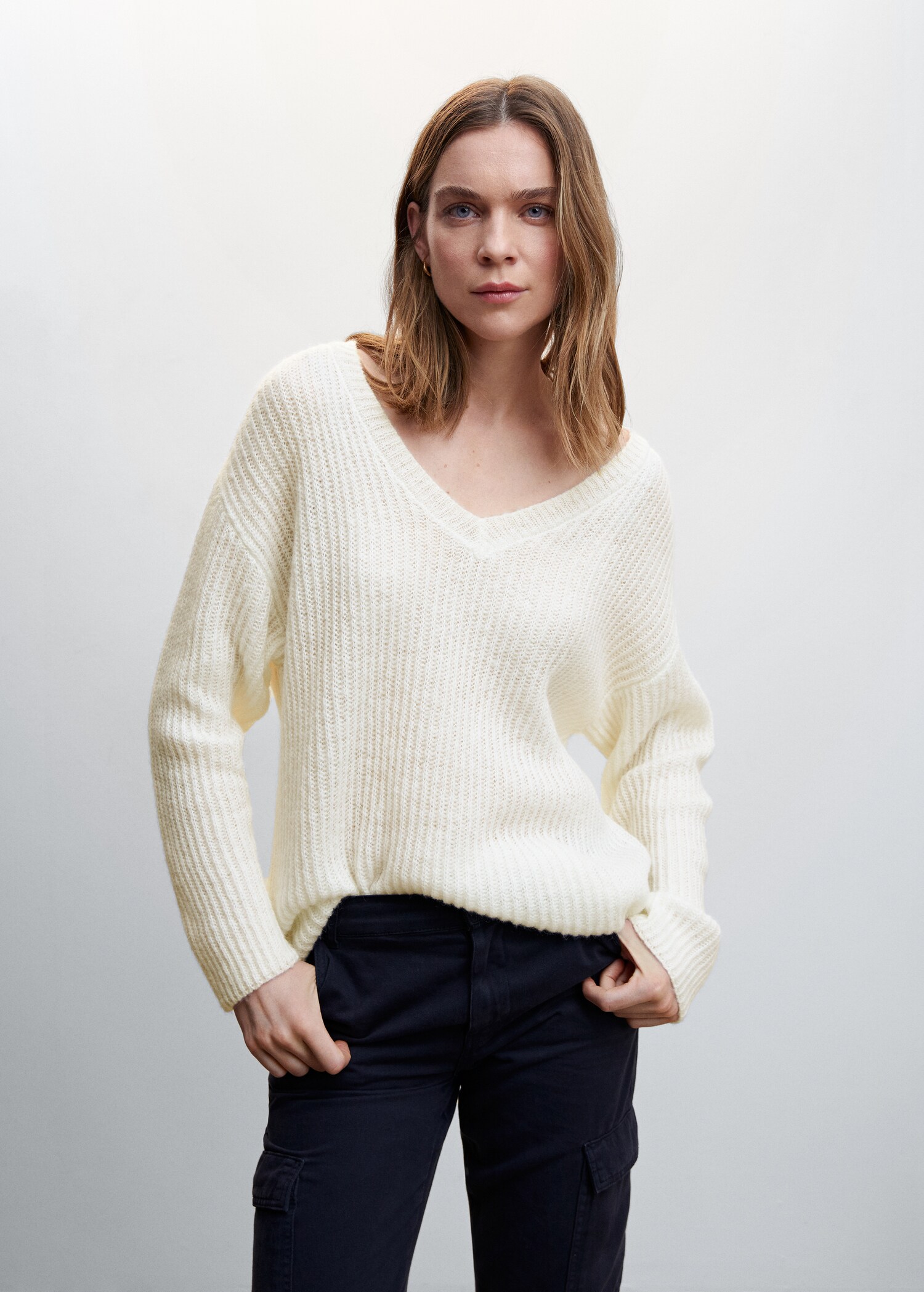 Pull-over côtelé col en V - Plan moyen