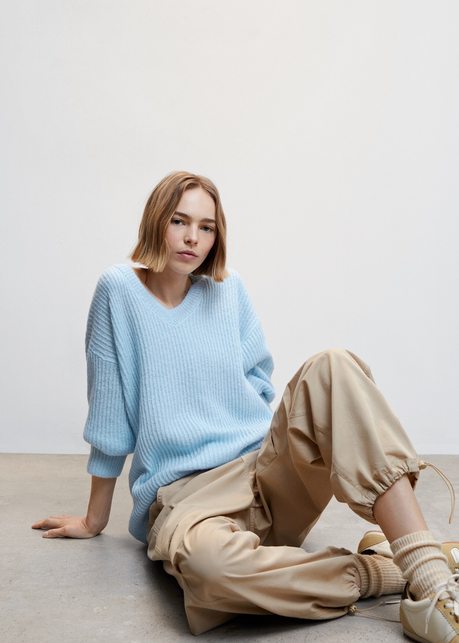 V-neck ribbed knit sweater - Details of the article 2