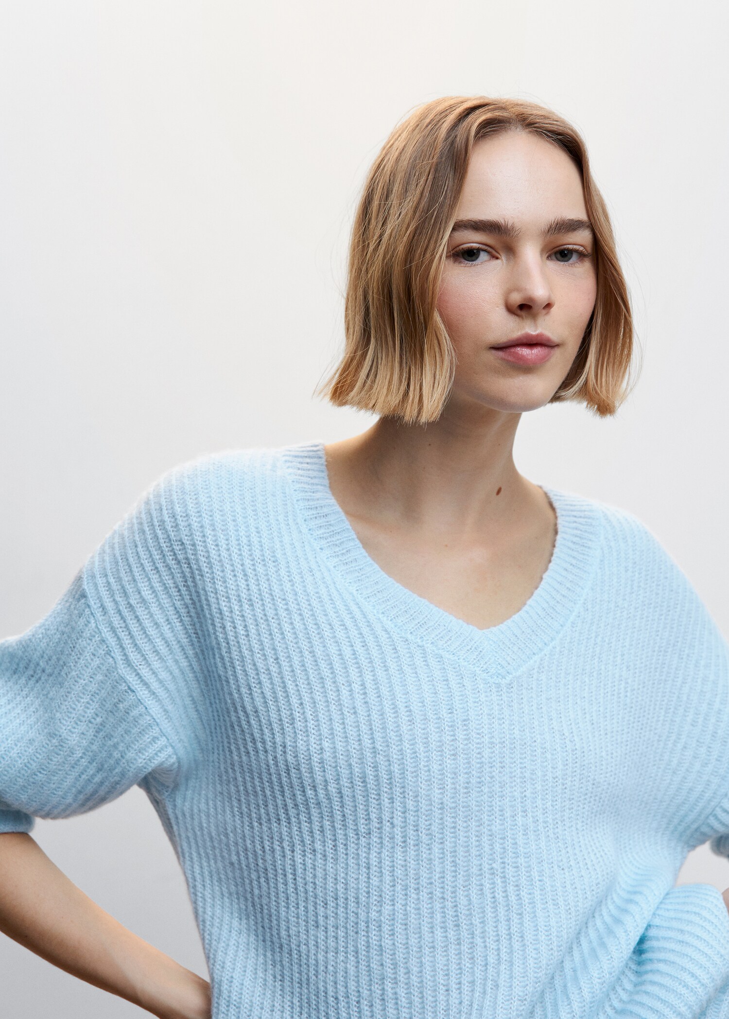 V-neck ribbed knit sweater - Details of the article 6