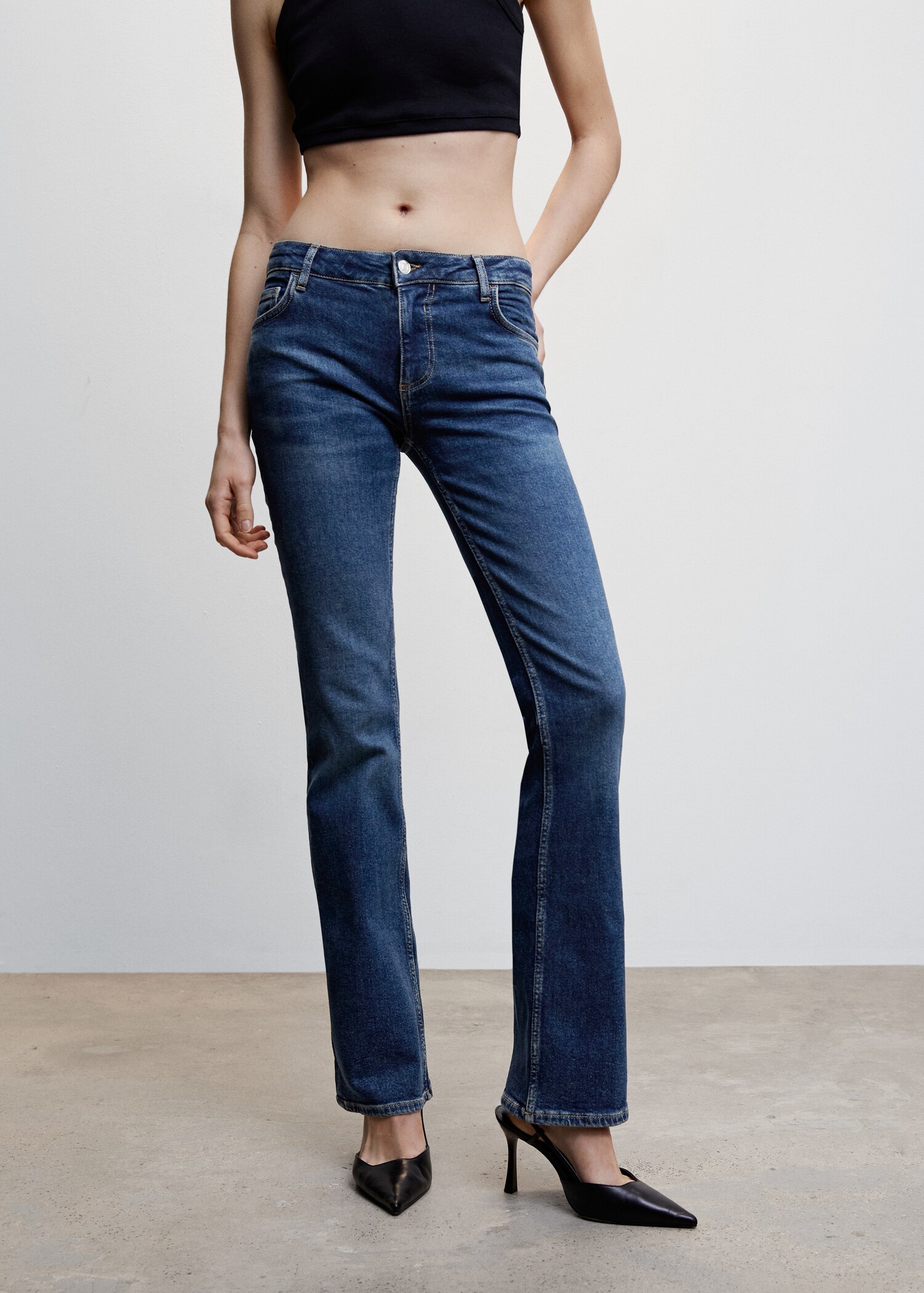 Low-rise flared jeans - Medium plane