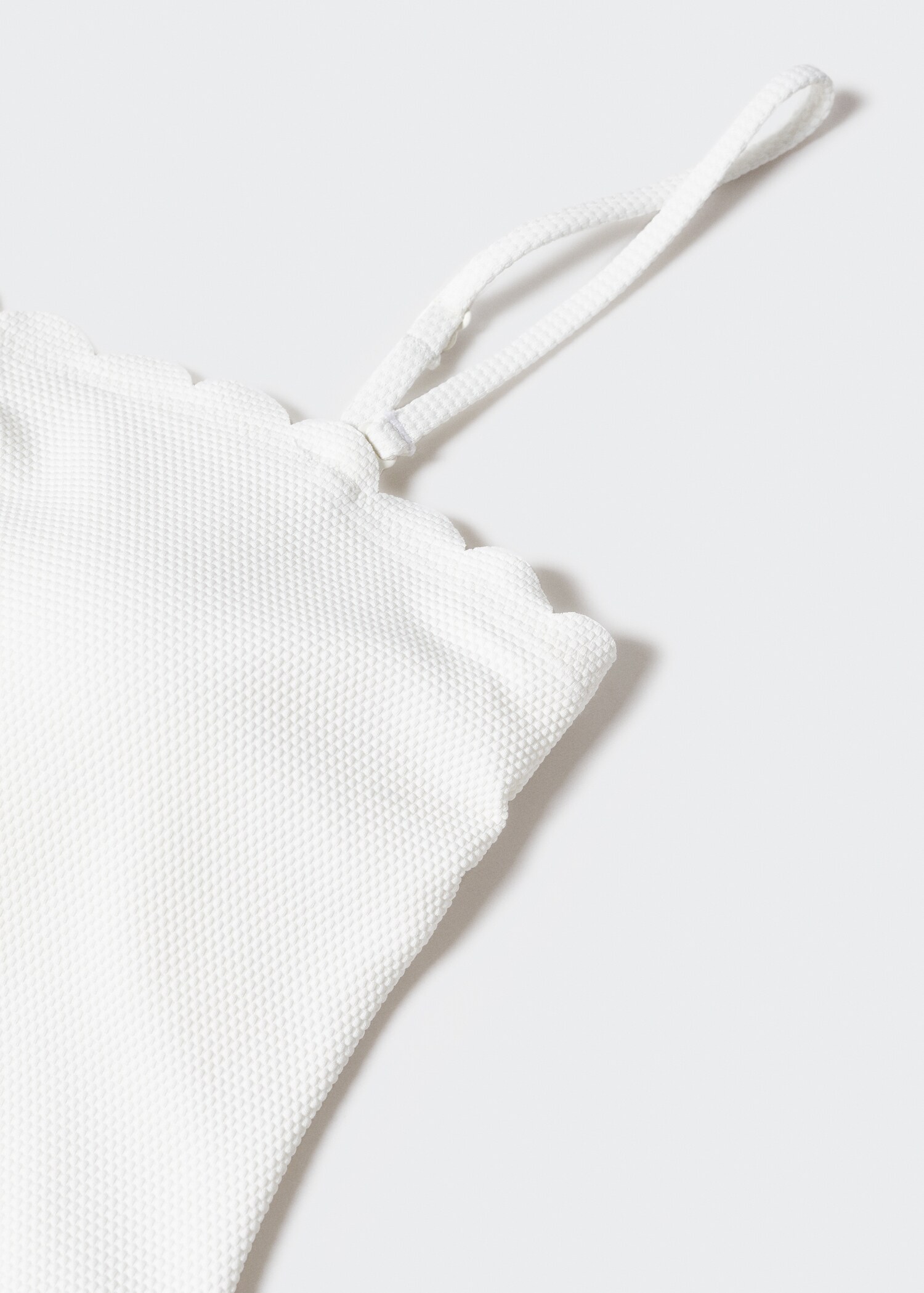 Scallop-textured swimsuit - Details of the article 8