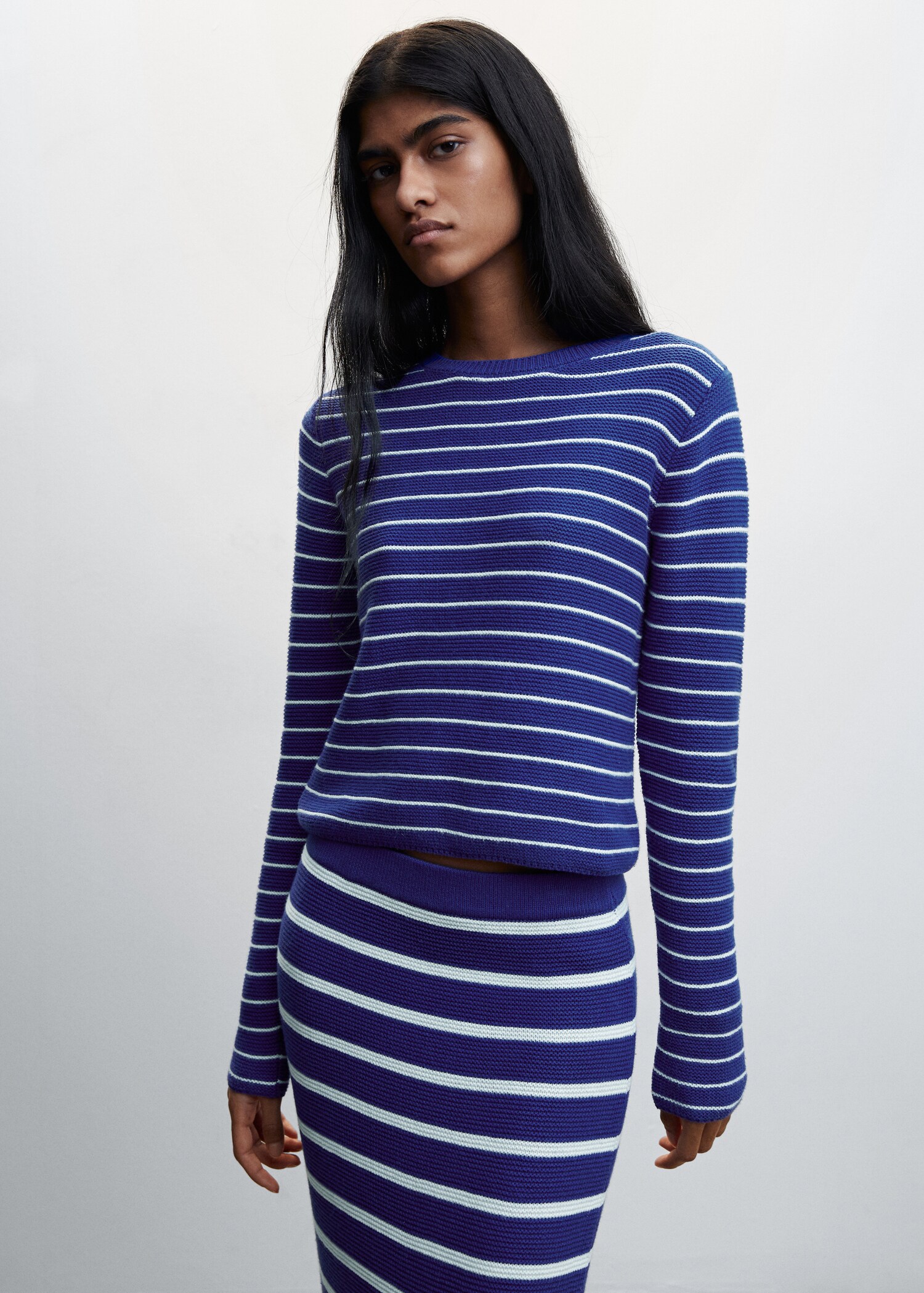 Round-neck striped sweater - Medium plane