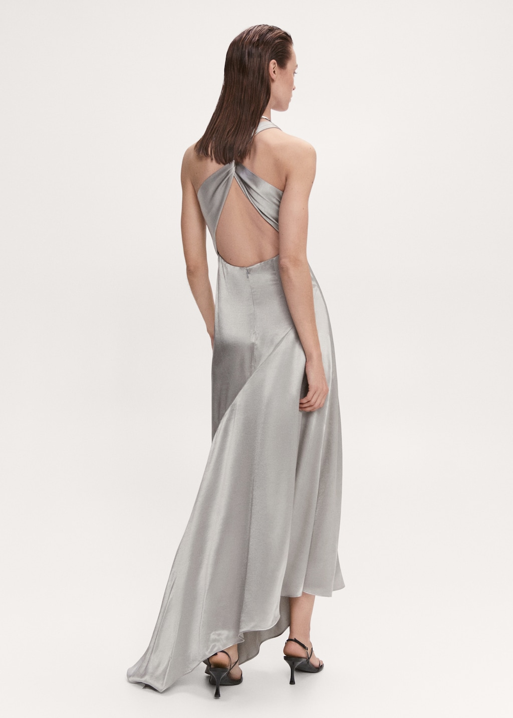 Robe satinee bas asymetrique