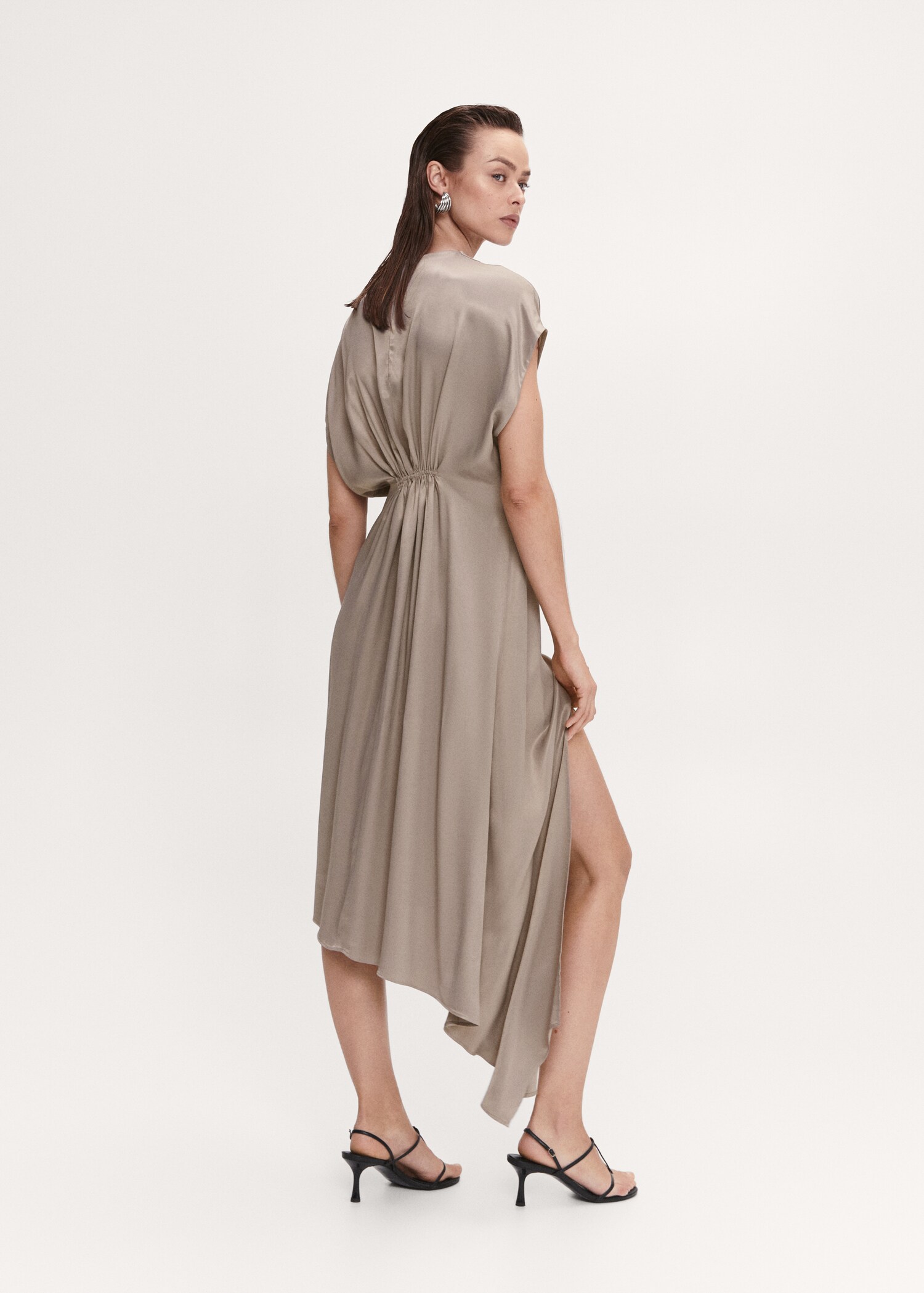 Side-slit satin dress - Reverse of the article