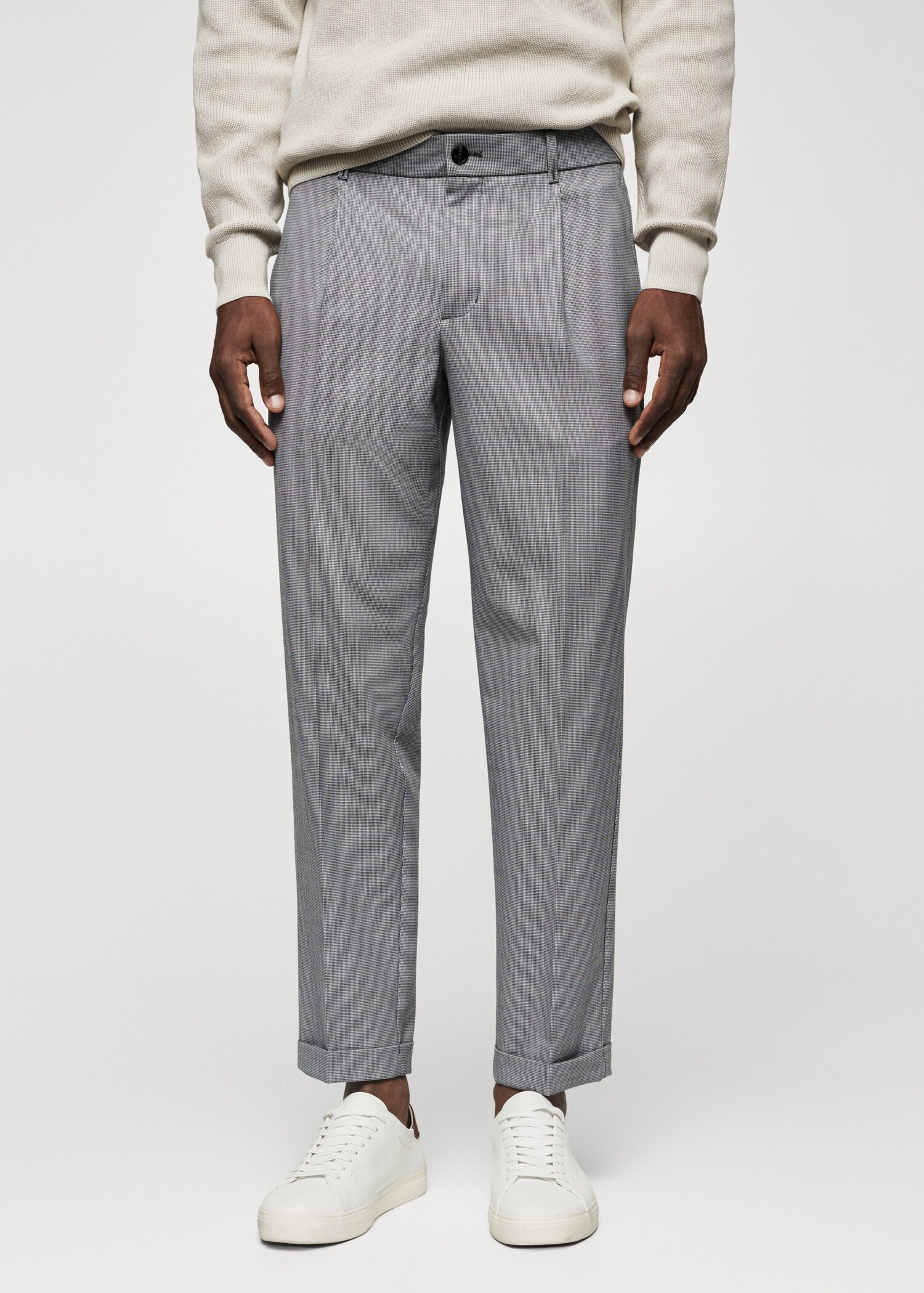 Pleated slim-fit pants - Medium plane