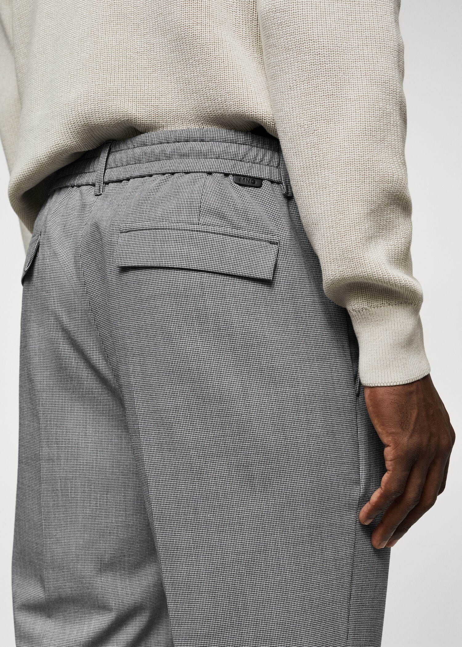 Pleated slim-fit pants - Details of the article 4