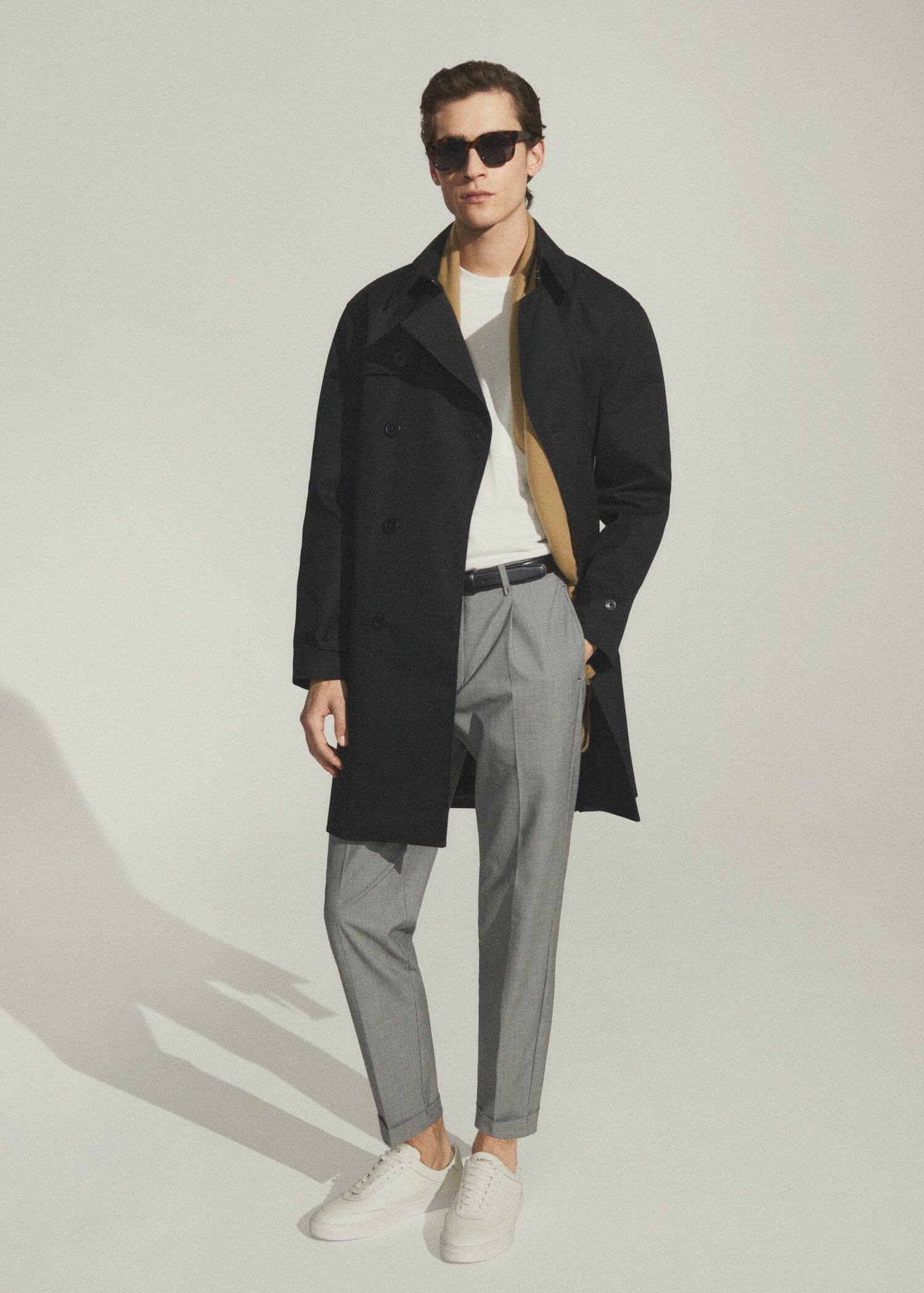 Pleated slim-fit pants - Details of the article 5