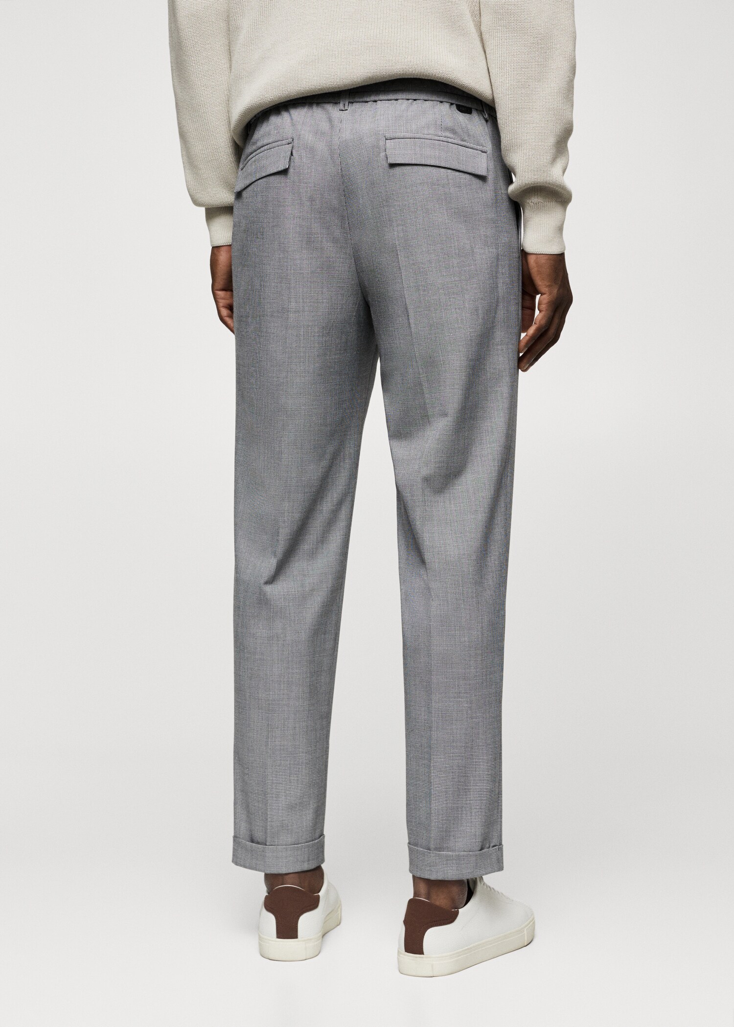 Pleated slim-fit pants - Reverse of the article
