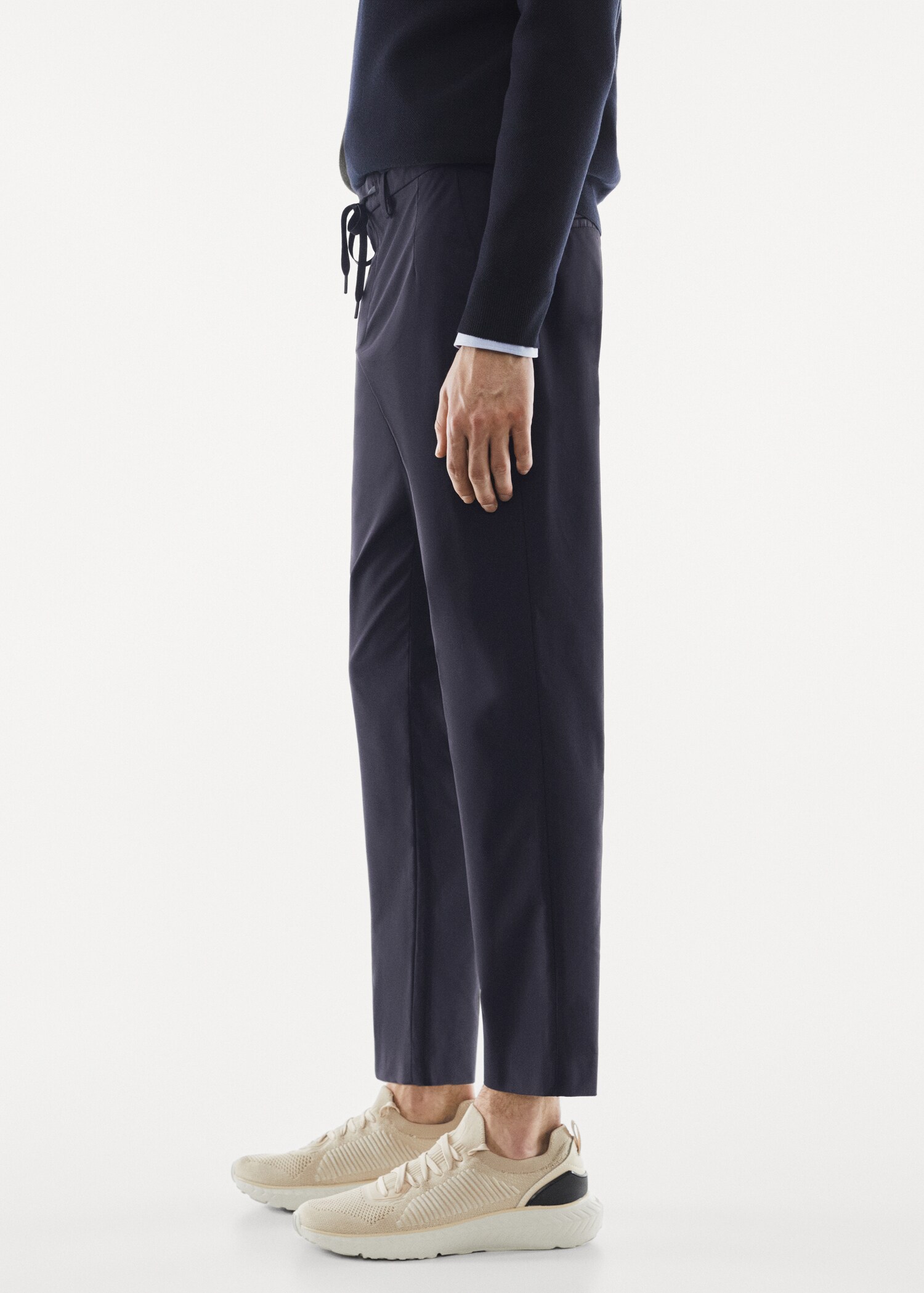 Slim-fit water-repellent pants - Details of the article 4