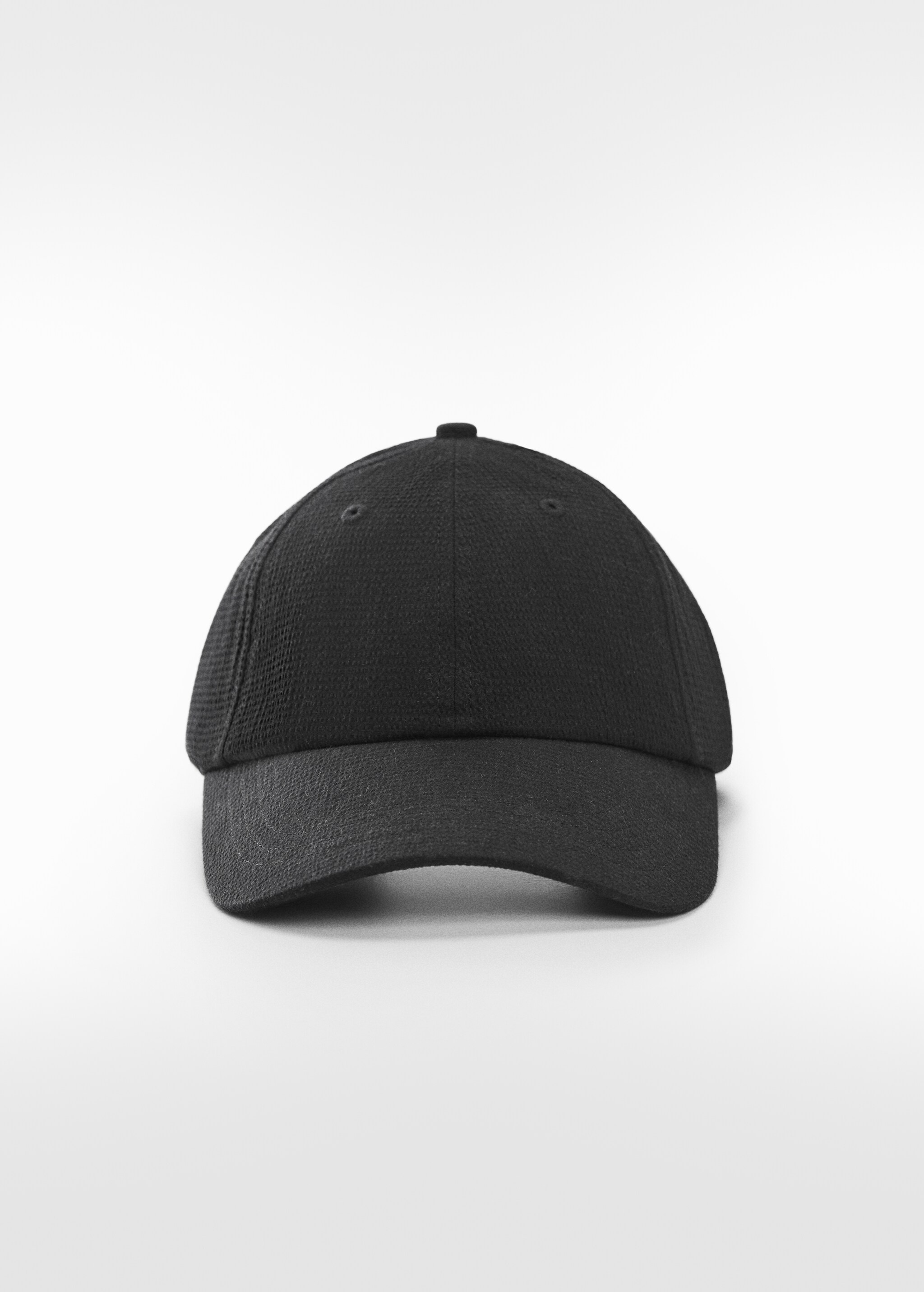 Textured cap with visor - Medium plane